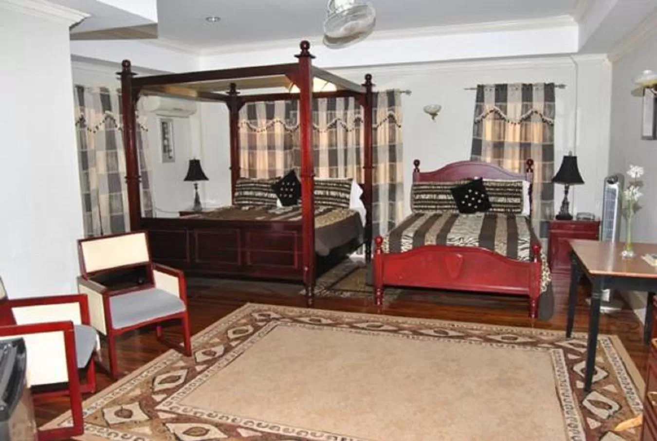 Seating Area in El Dorado Inn