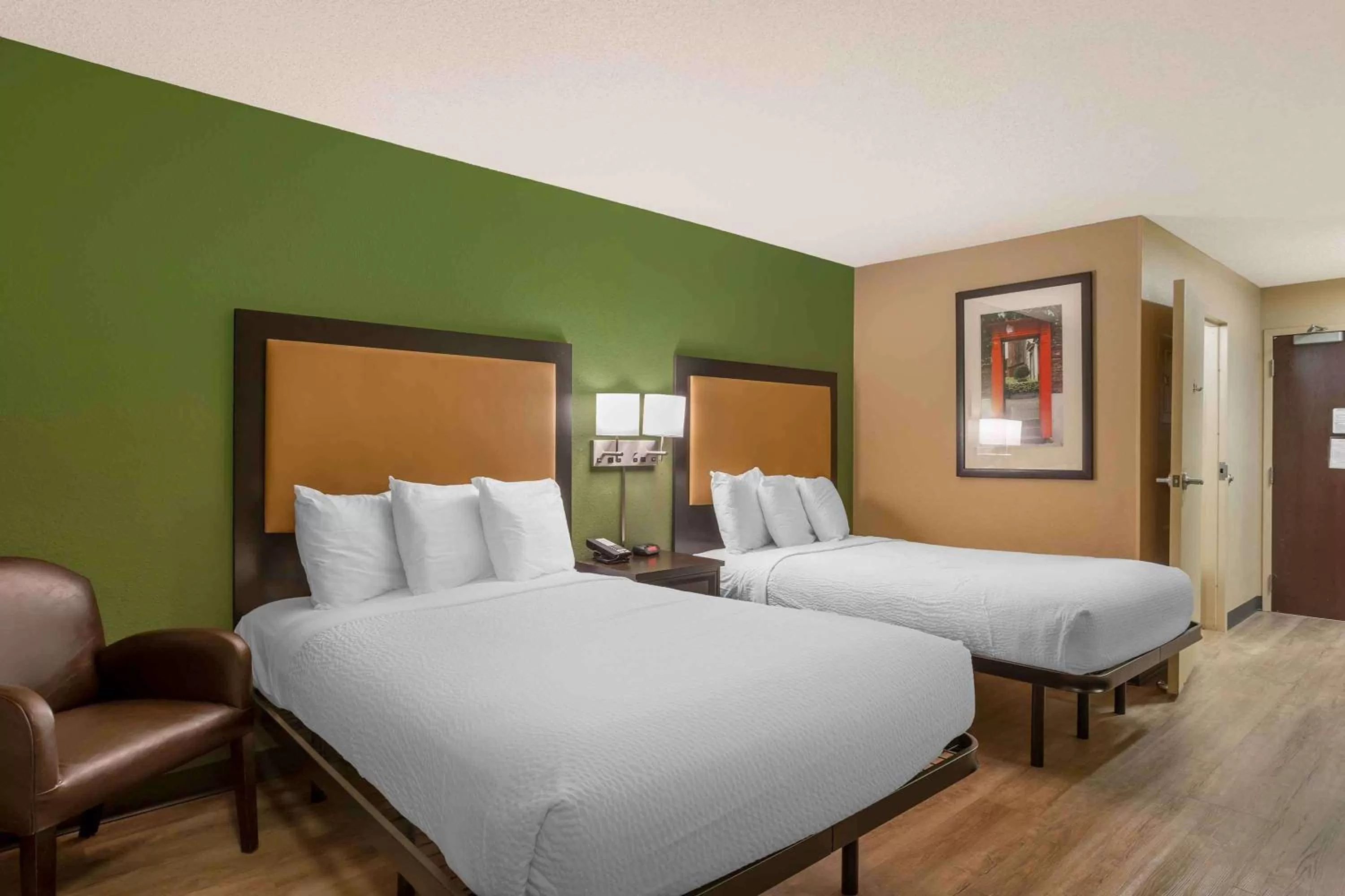 Bedroom, Bed in Extended Stay America Select Suites - Columbia - Stadium Blvd