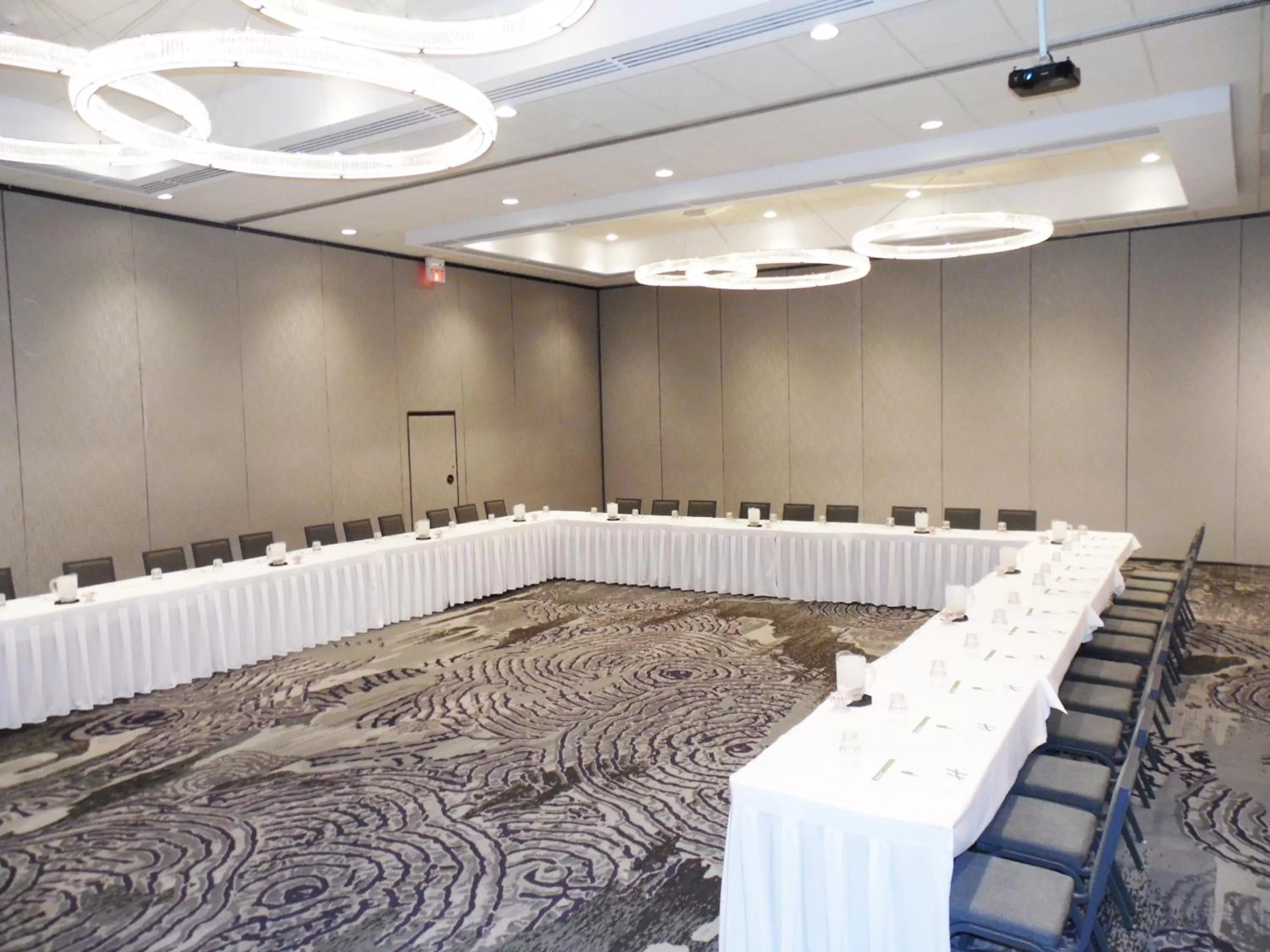 Meeting/conference room in Holiday Inn Chicago Nw Crystal Lk Conv Ctr by IHG