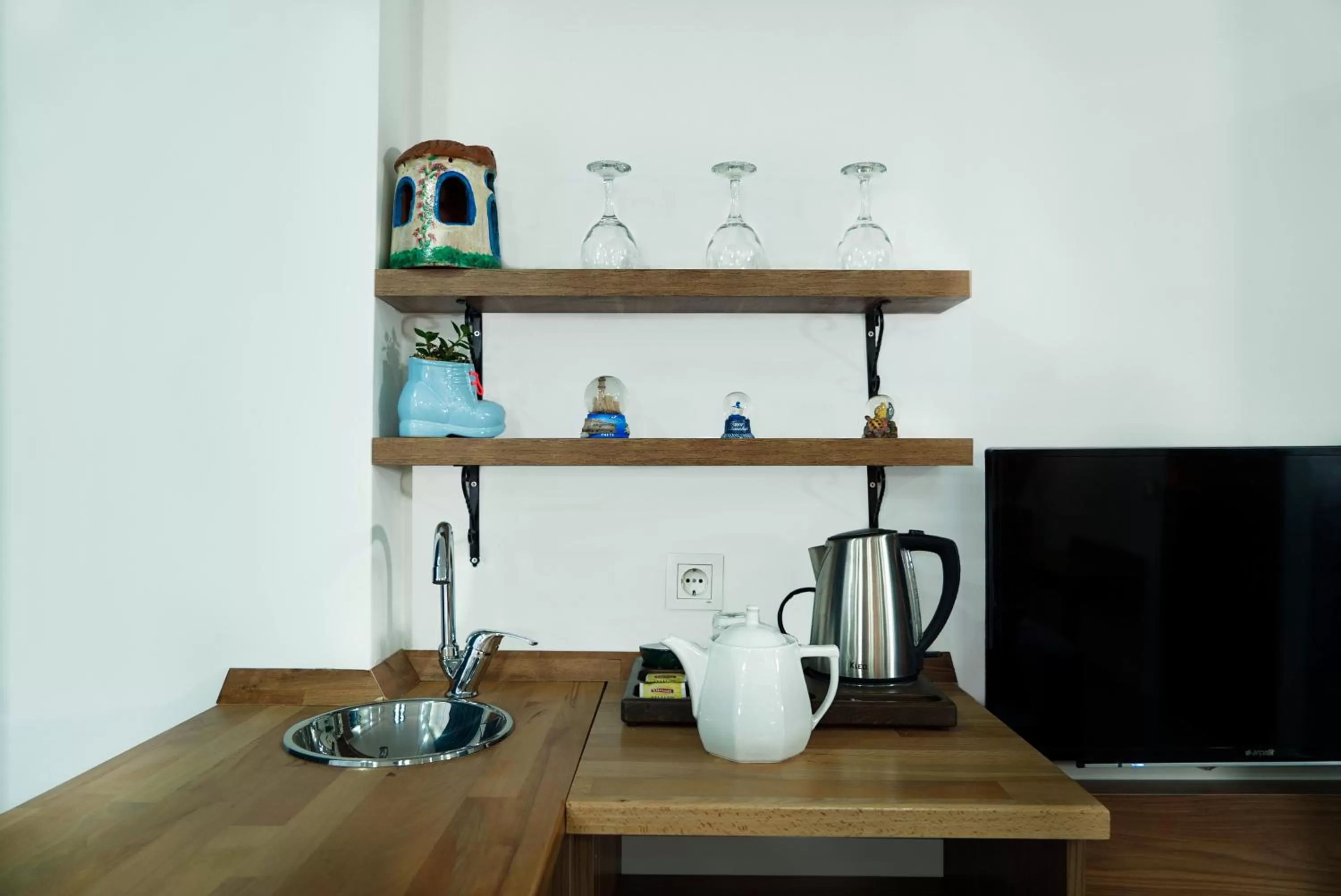 Coffee/tea facilities in Taksim Yazıcı Residence