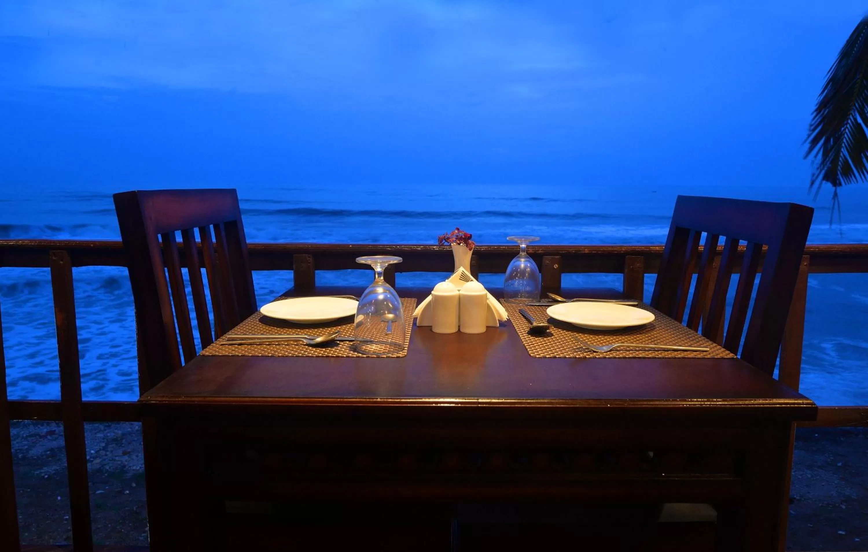 Restaurant/places to eat in B'Canti Boutique Beach Resort