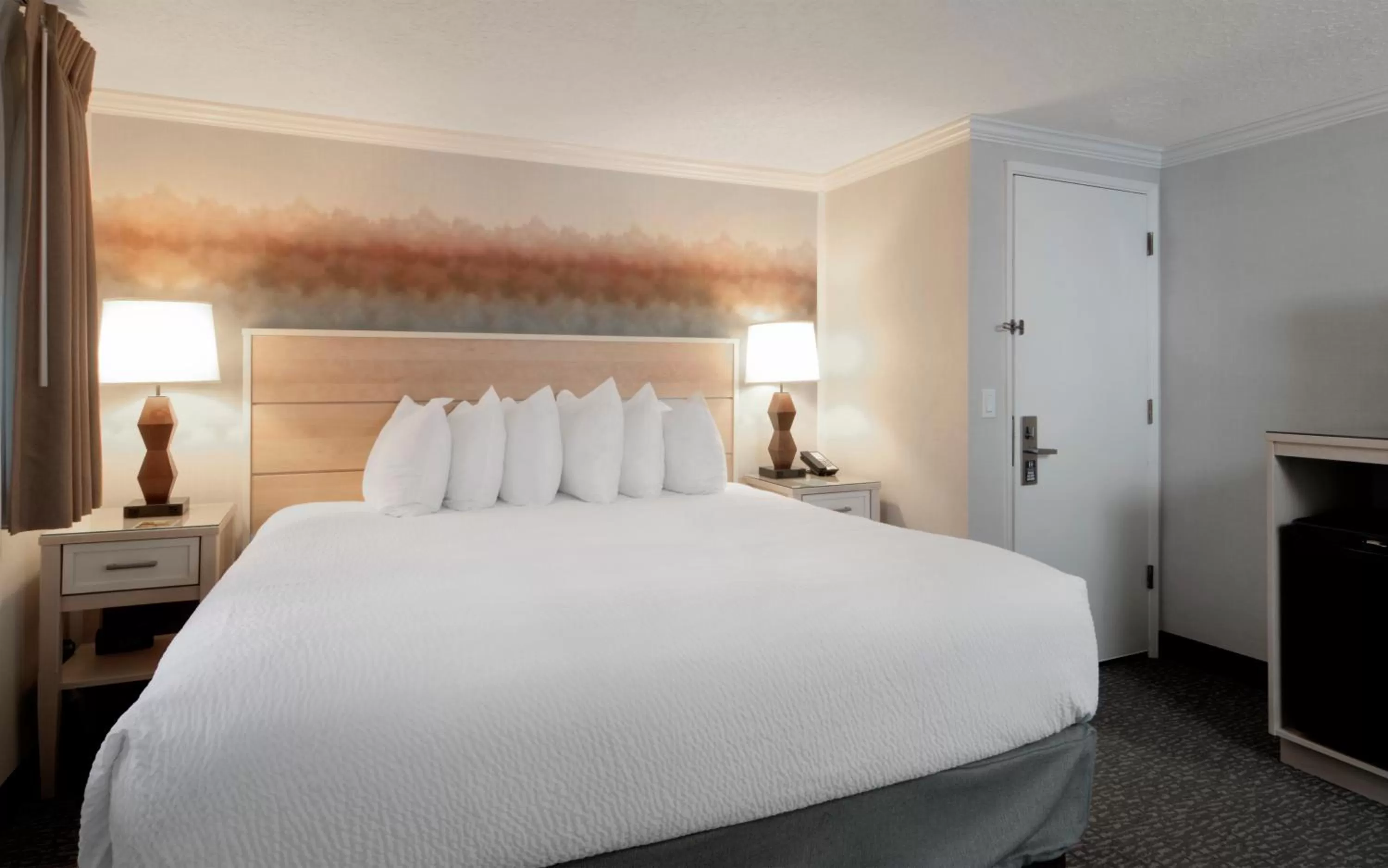 Bed in Hallmark Resort in Cannon Beach