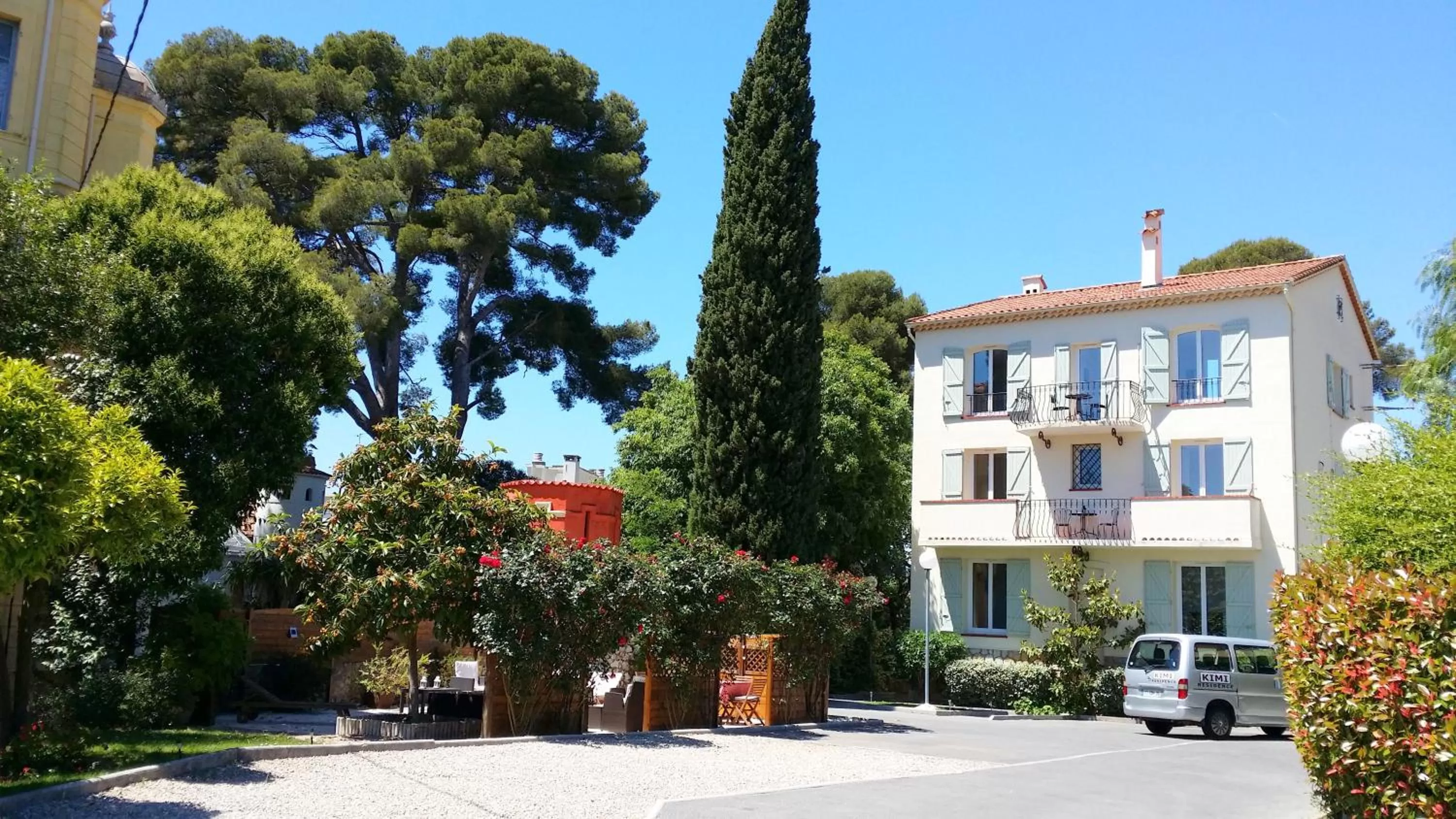 Facade/entrance in Kimi Résidence