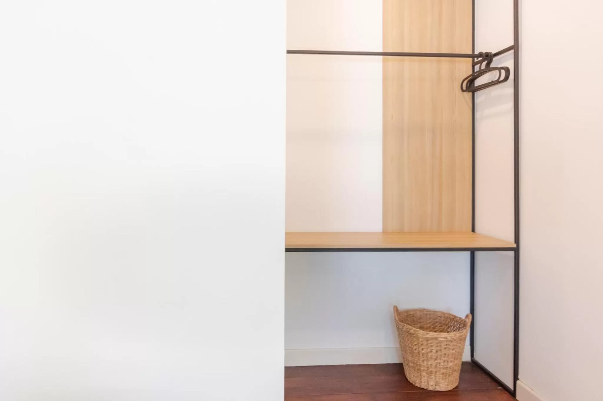 wardrobe in นายก่ายหมอน Nine-Kai-Mon