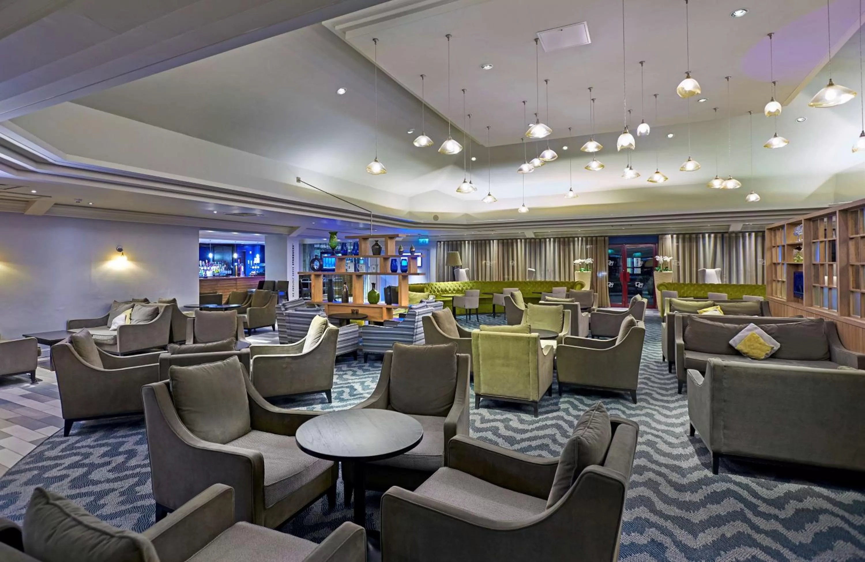 Lounge or bar in DoubleTree by Hilton Bristol North