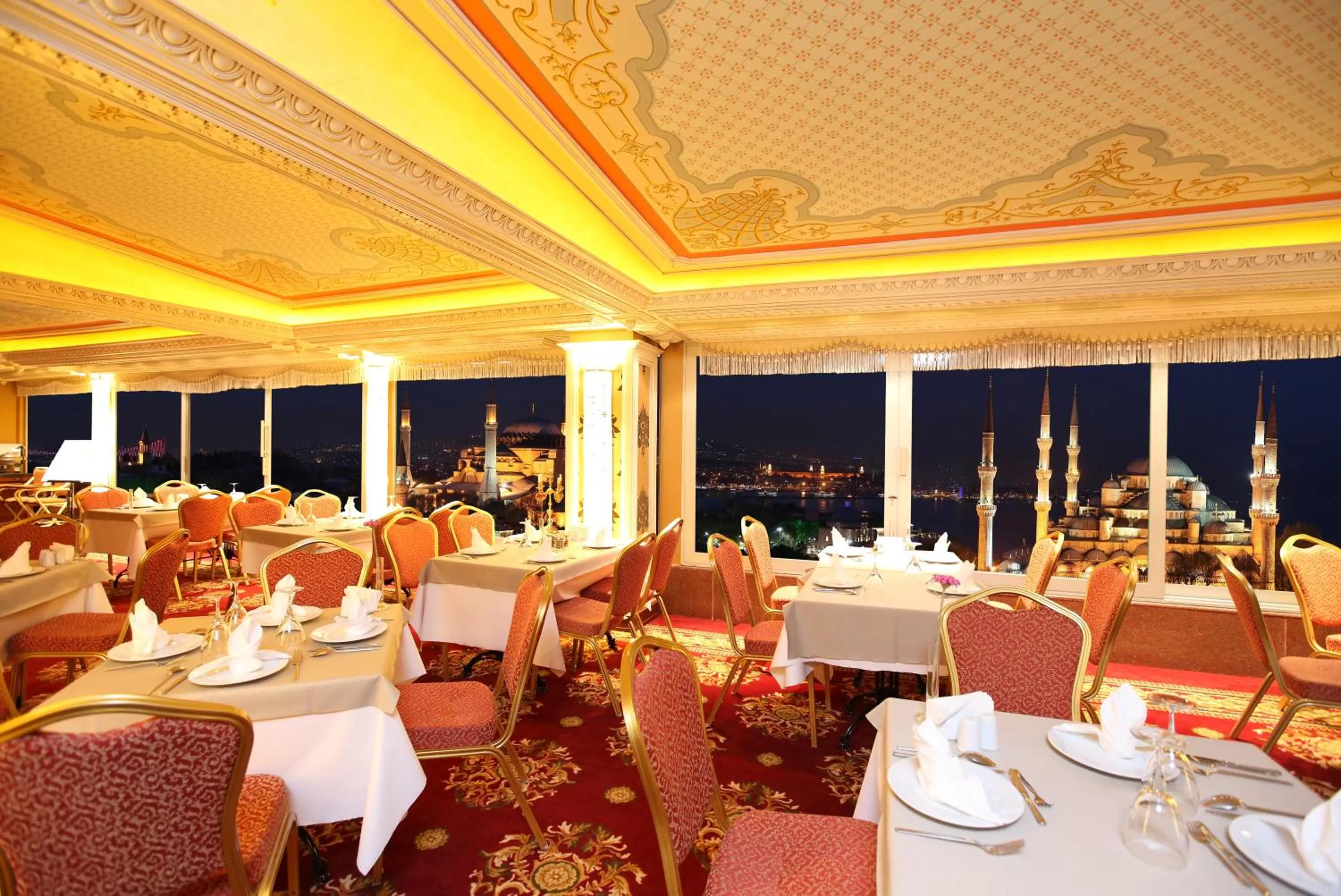 Restaurant/places to eat in Deluxe Golden Horn Sultanahmet Hotel