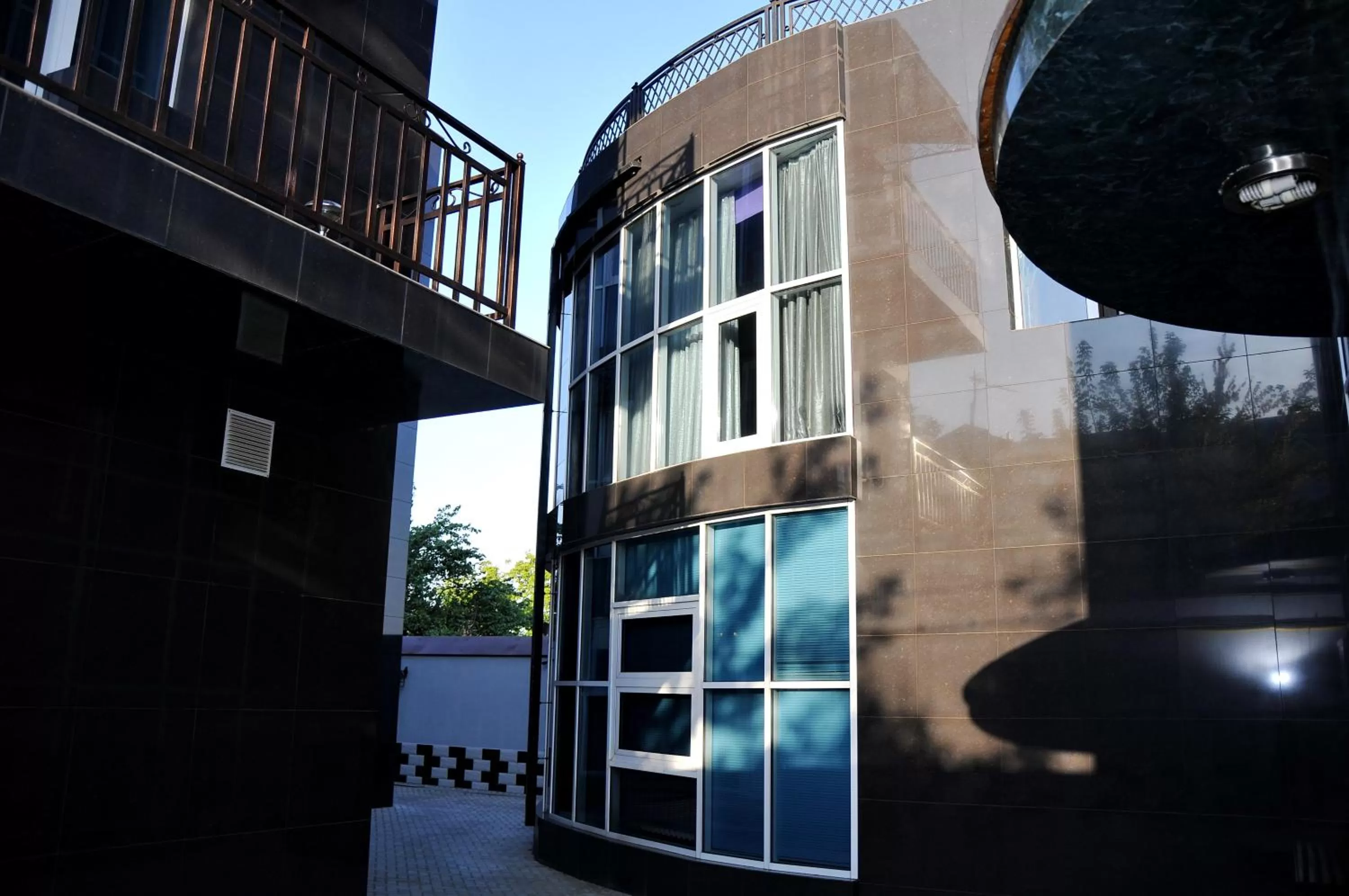 Facade/entrance, Property Building in Totem Hotel