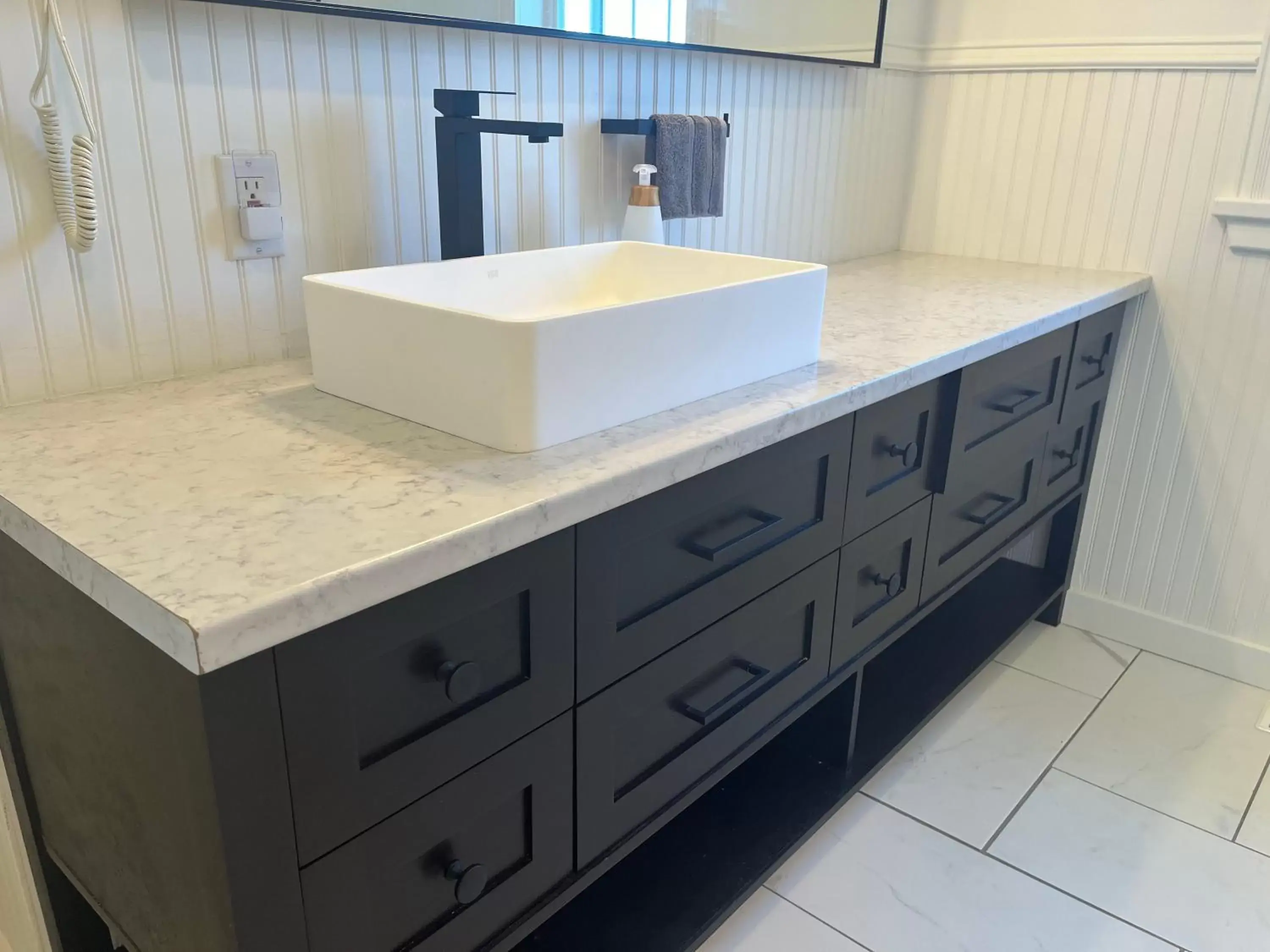 Two-Bedroom House in Groundswell Pub & Inn Two-Bedroom House in Groundswell Pub & Inn