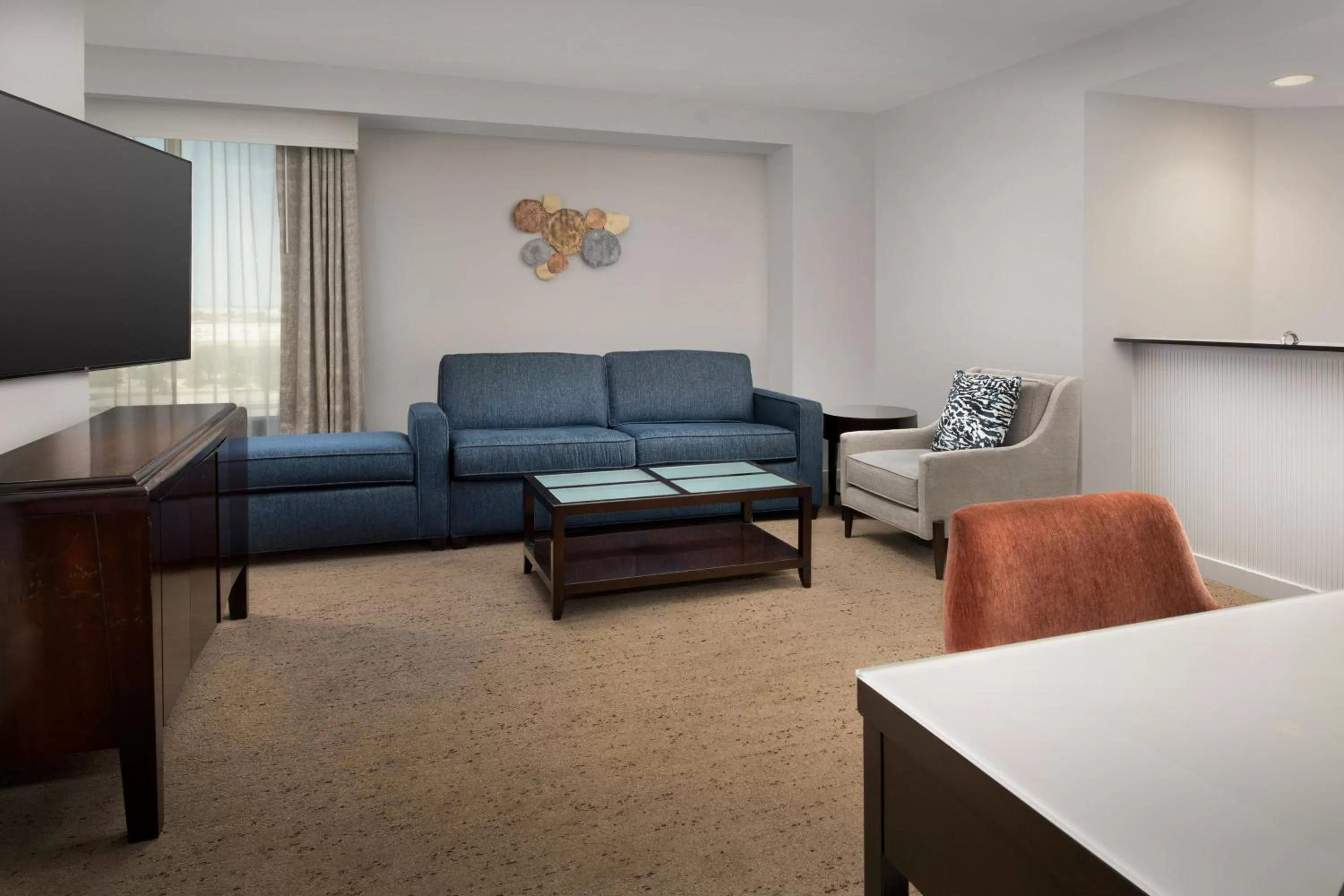 Living room in The Westin Dallas Fort Worth Airport