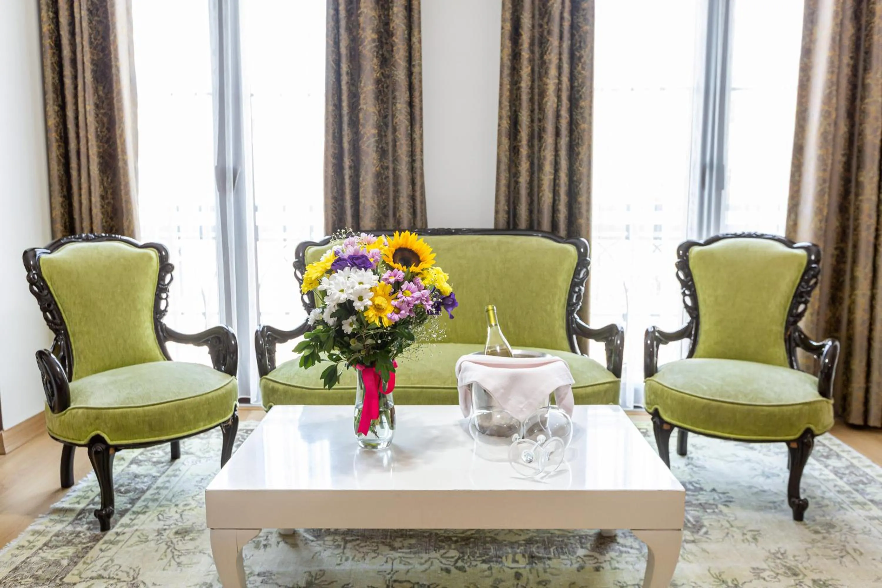 Seating area in Kumru Hotel