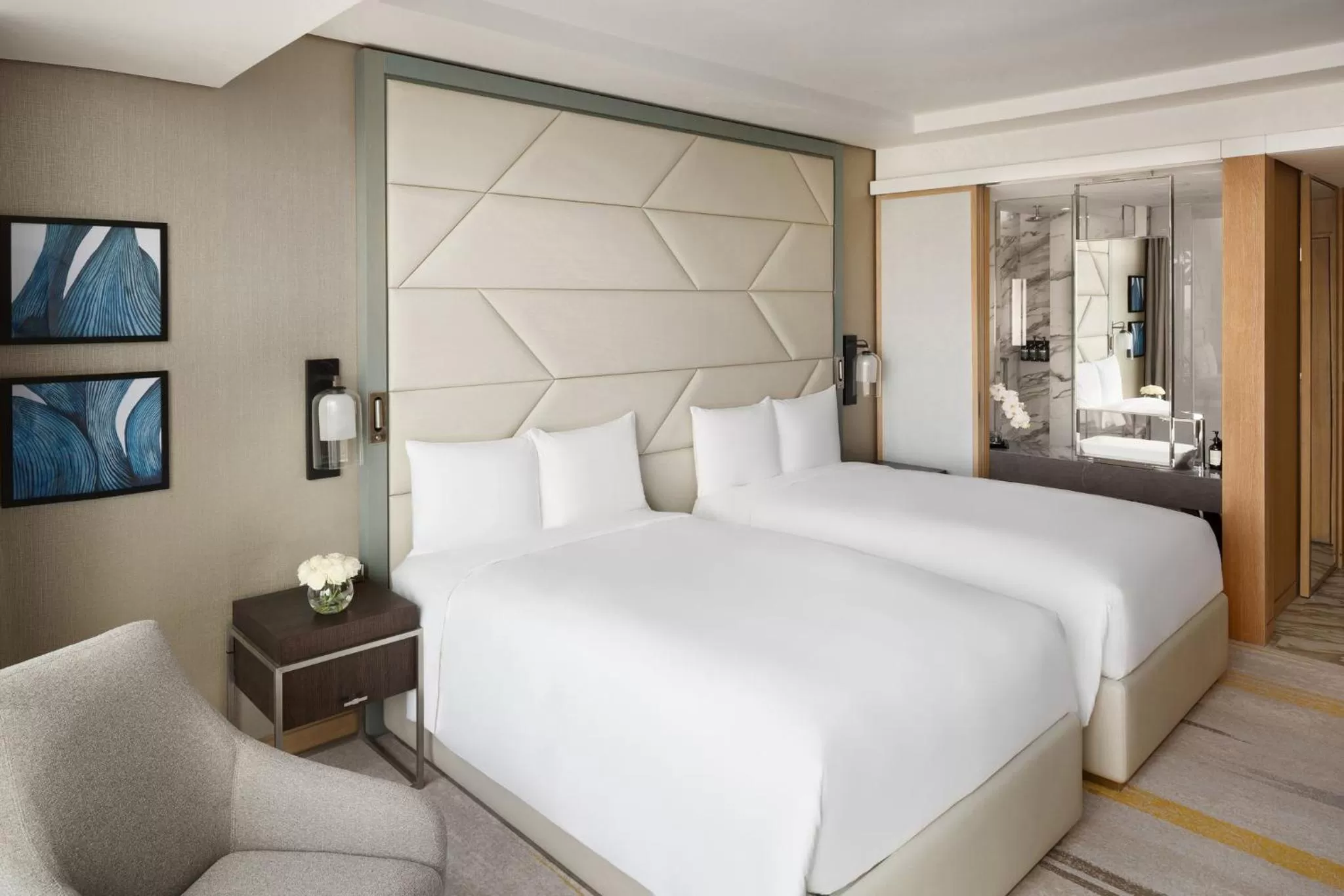 Photo of the whole room, Bed in Crowne Plaza - Jeddah Al Salam by IHG