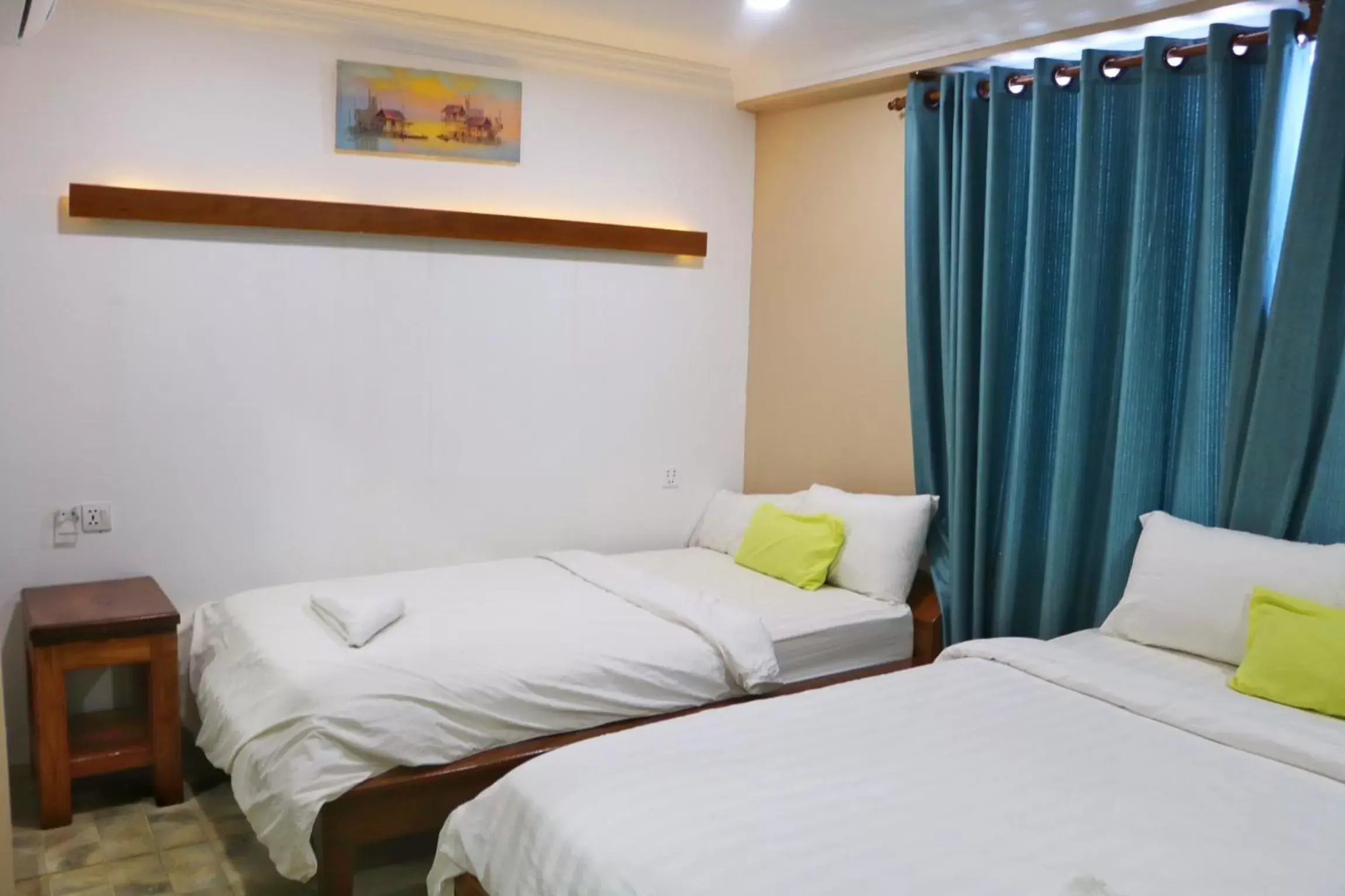 Deluxe Double Room with Two Double Beds in Neakru Guesthouse and Restaurant Deluxe Double Room with Two Double Beds in Neakru Guesthouse and Restaurant