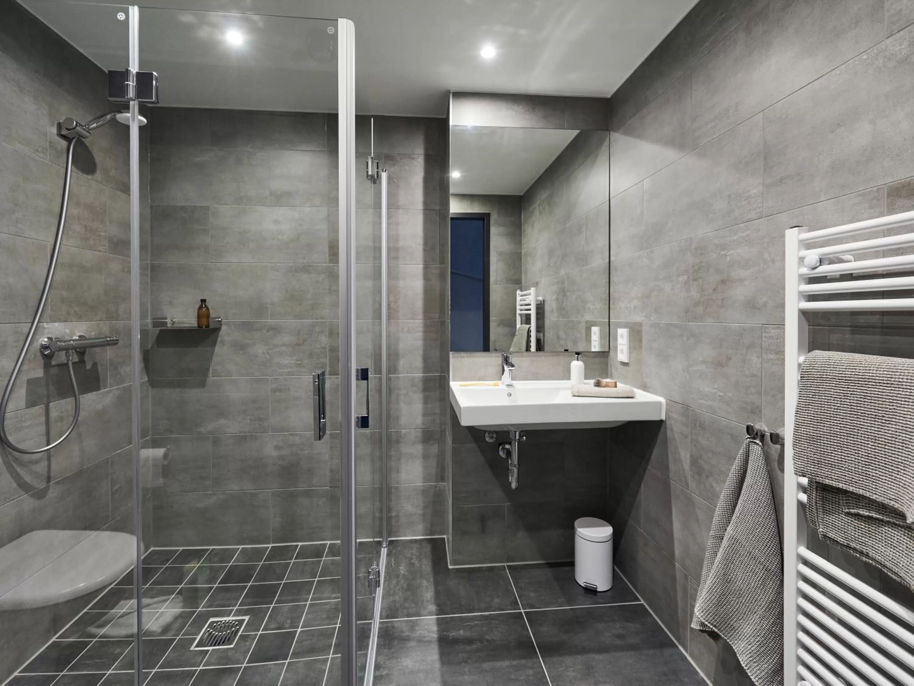 Shower in Nena Apartments Bochum City