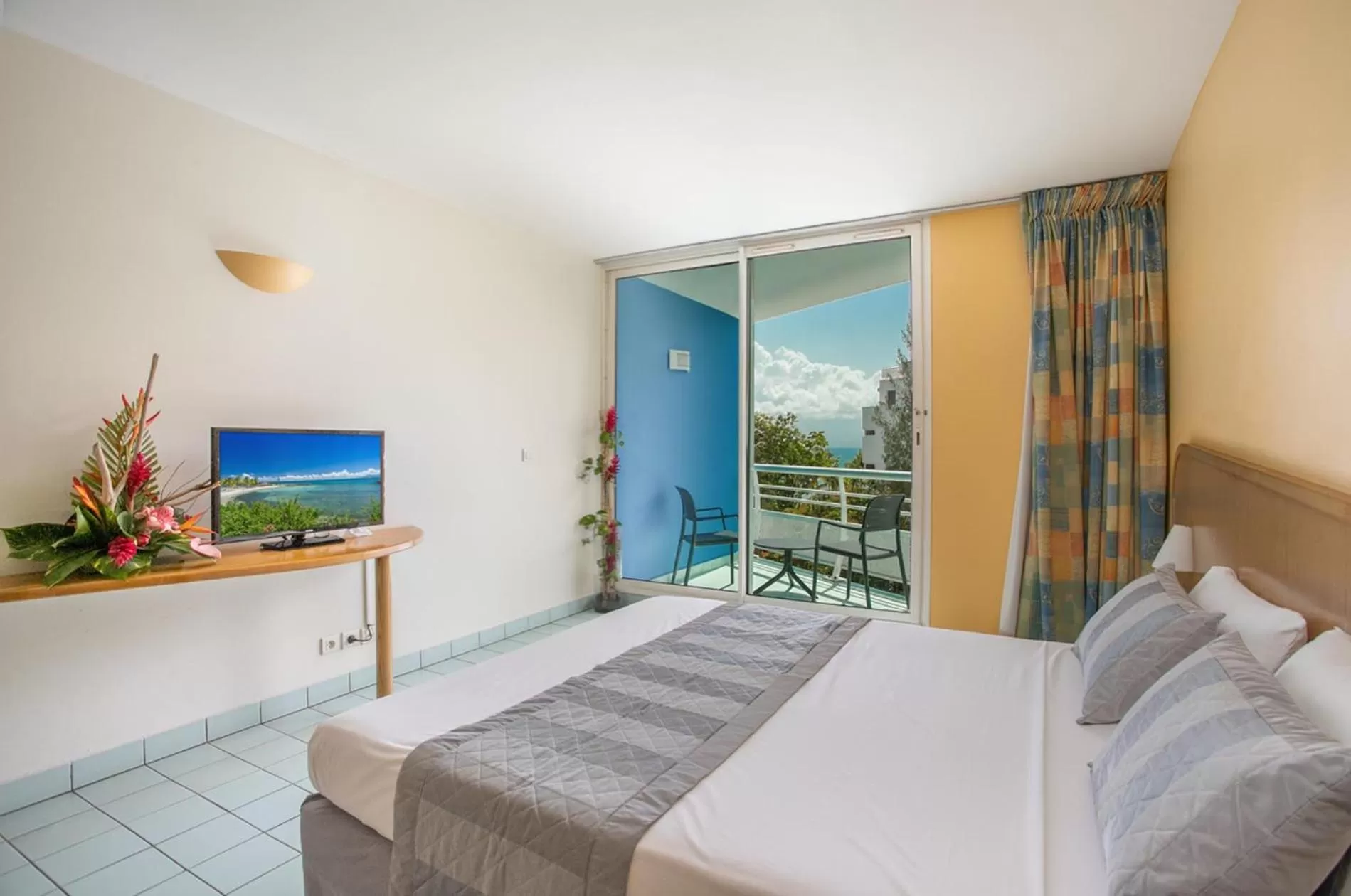 Photo of the whole room, Bed in Zenitude Hôtel Résidences Le Salako