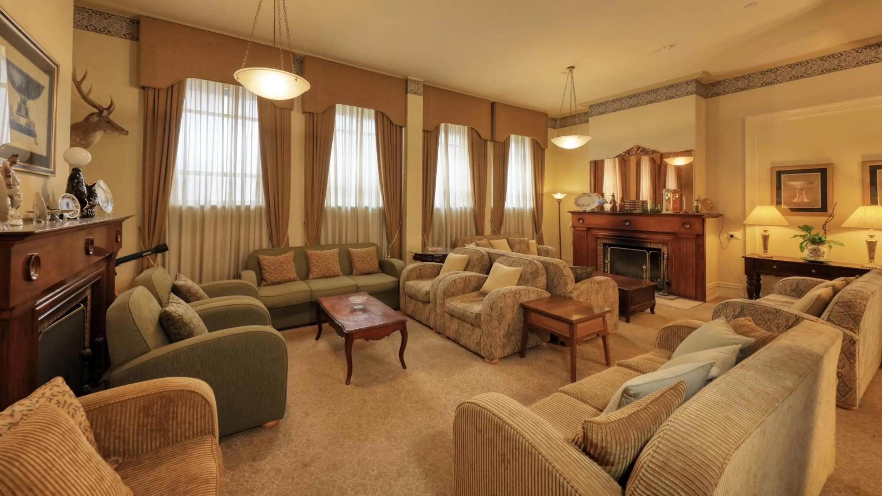 Lounge or bar in Royal Exchange Hotel