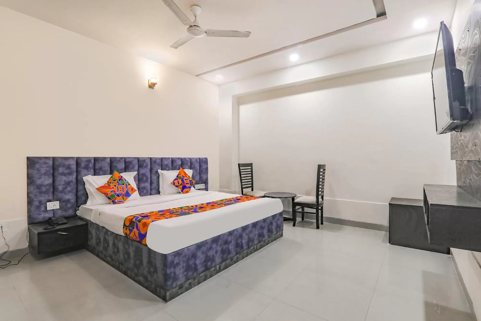 TV and multimedia, Bed in FabHotel Silver Stone Inn