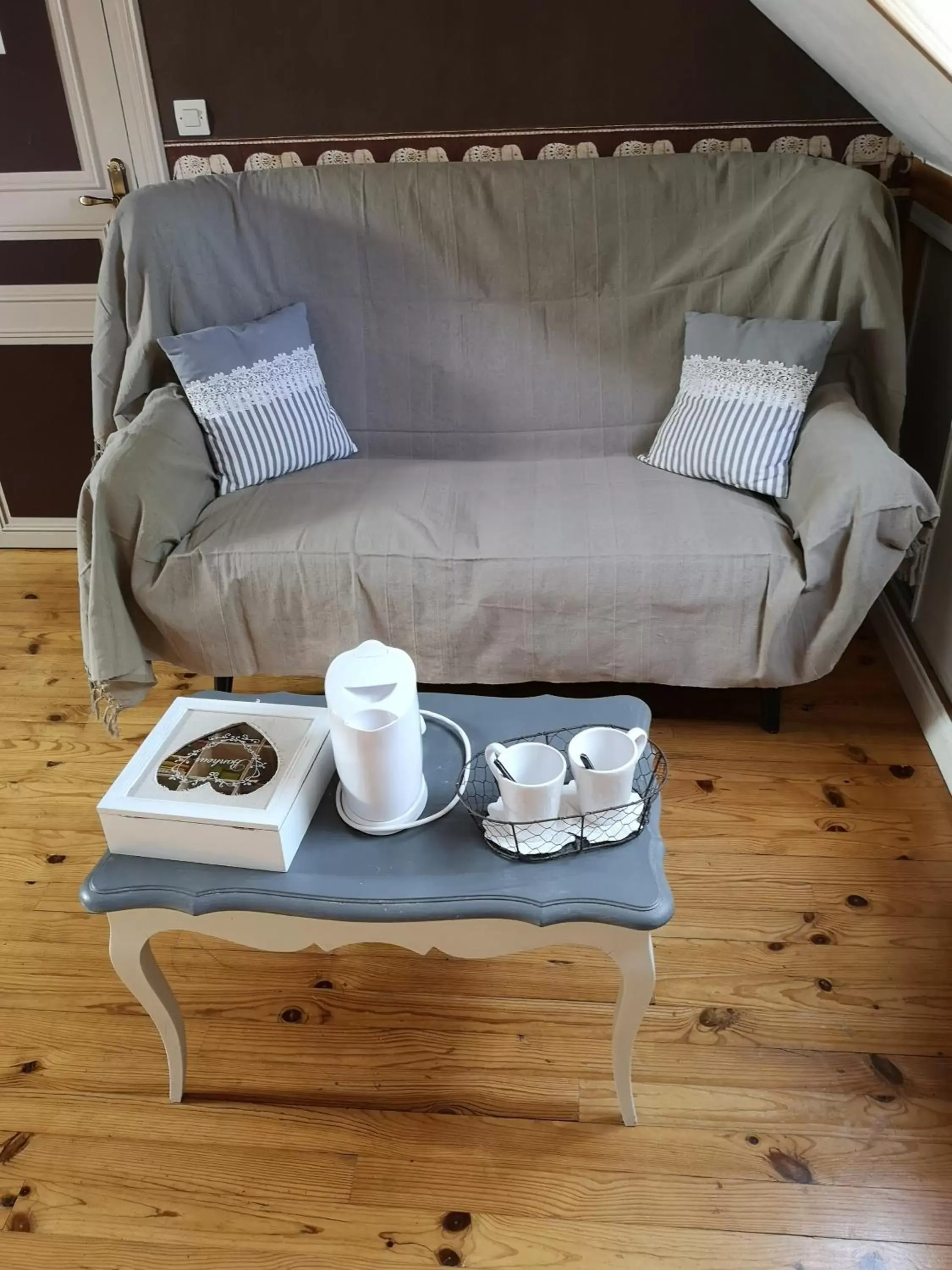 Double Room with Private Bathroom - single occupancy in Les Eléphants bleus Double Room with Private Bathroom - single occupancy in Les Eléphants bleus