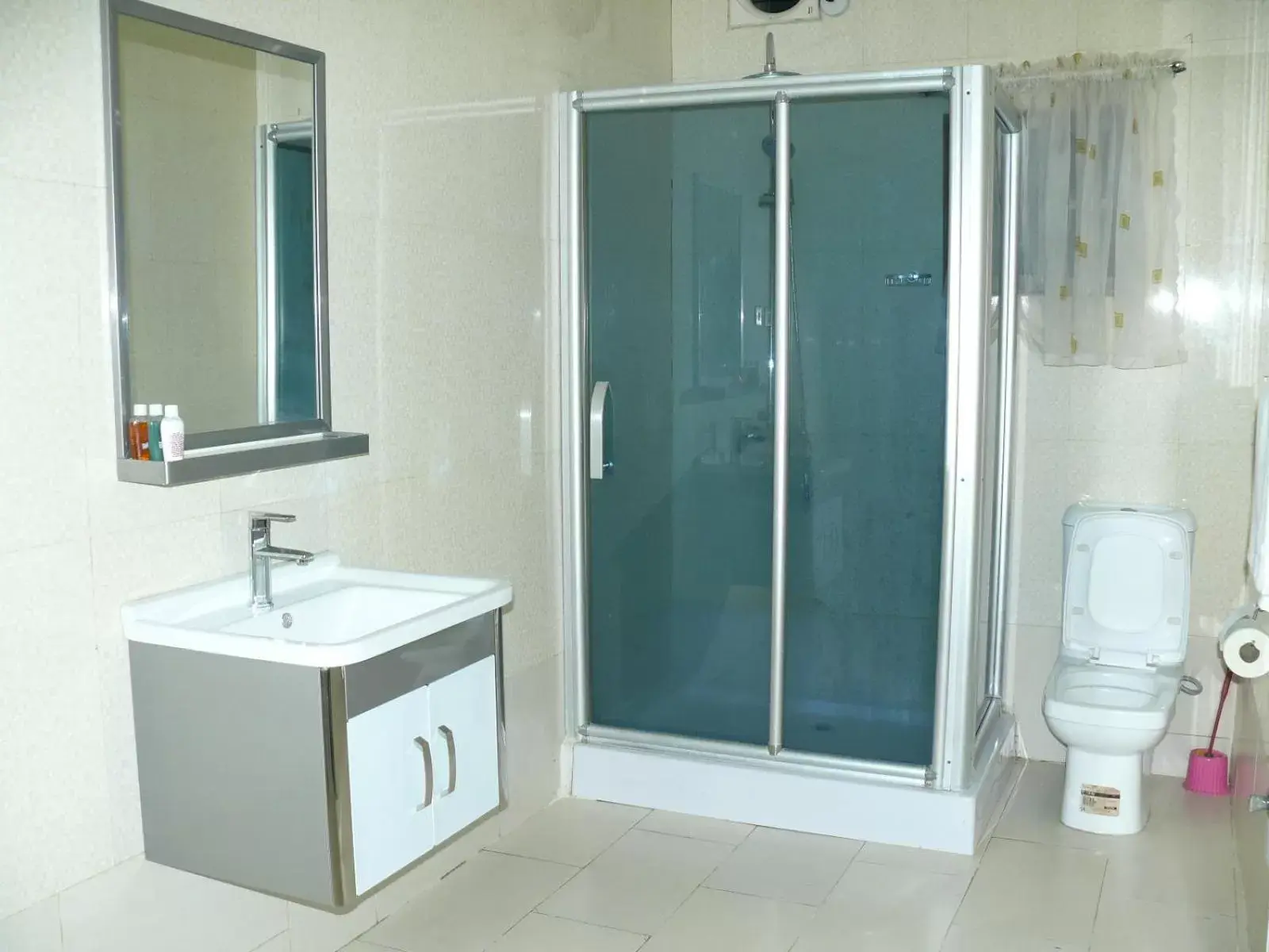 Deluxe Room in Galpin Suites Deluxe Room in Galpin Suites