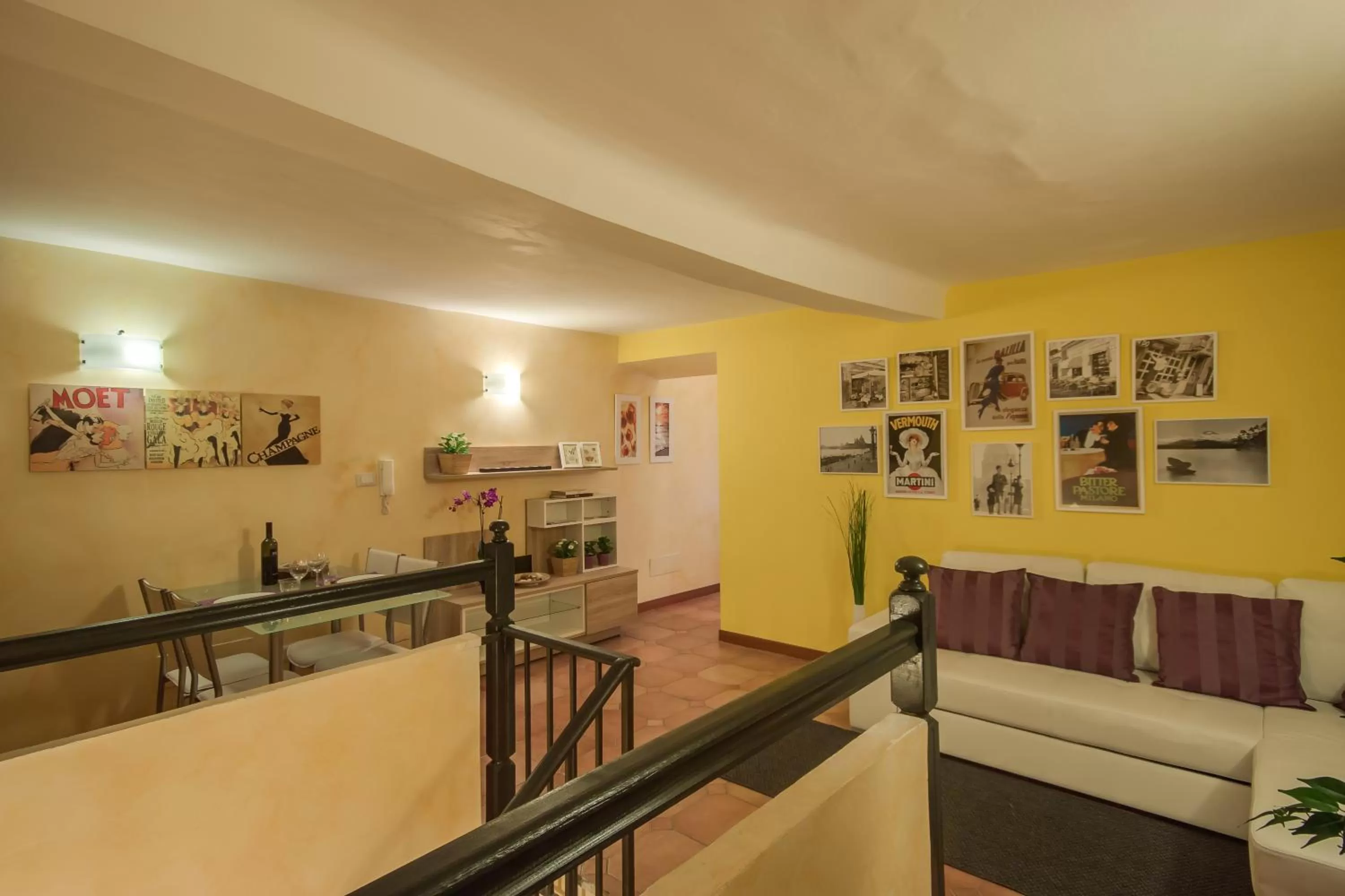 Photo of the whole room in Rome Kings Suite