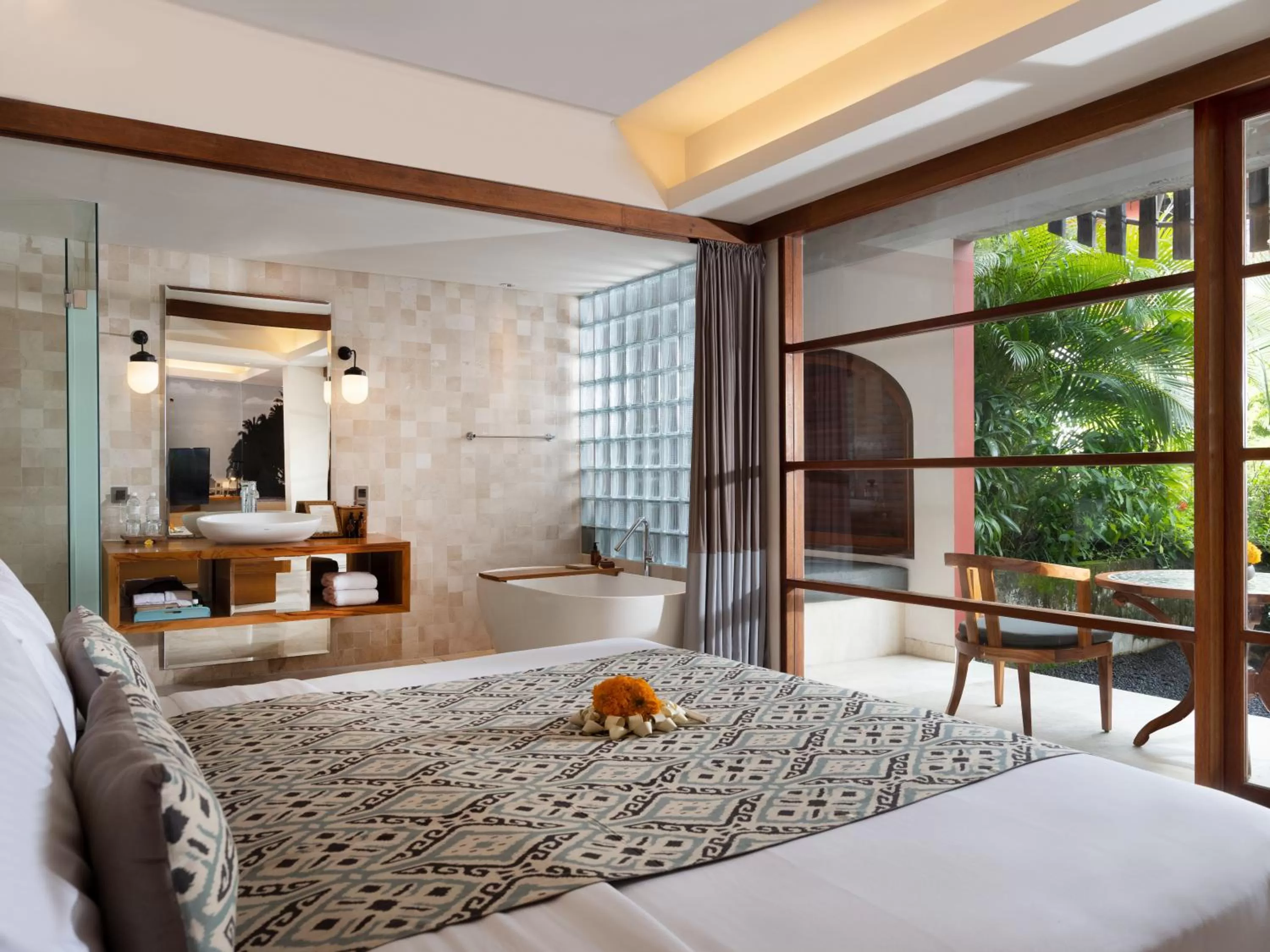 Bathroom, Bed in Amnaya Resort Kuta