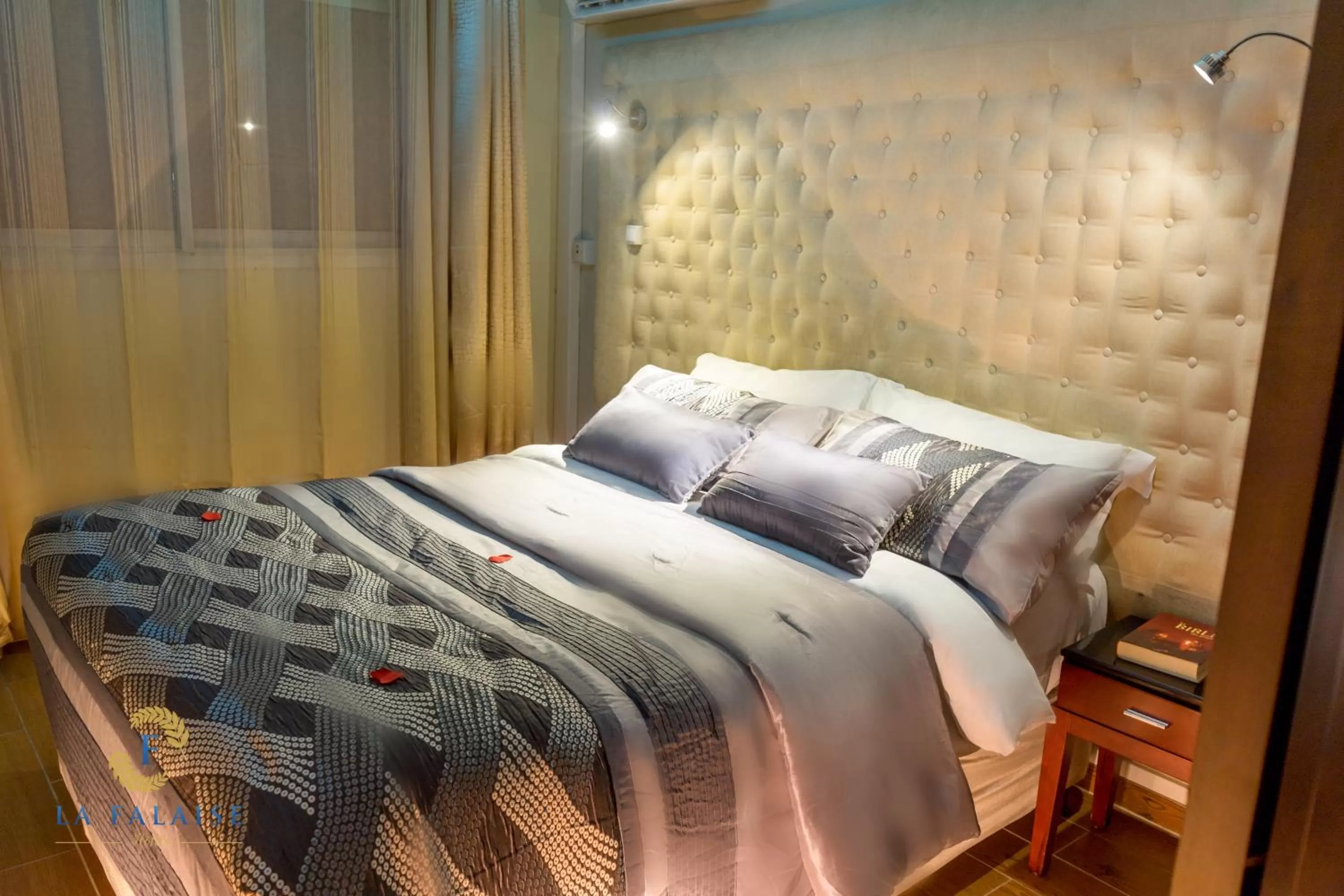 Bed in Hotel Résidence La Falaise