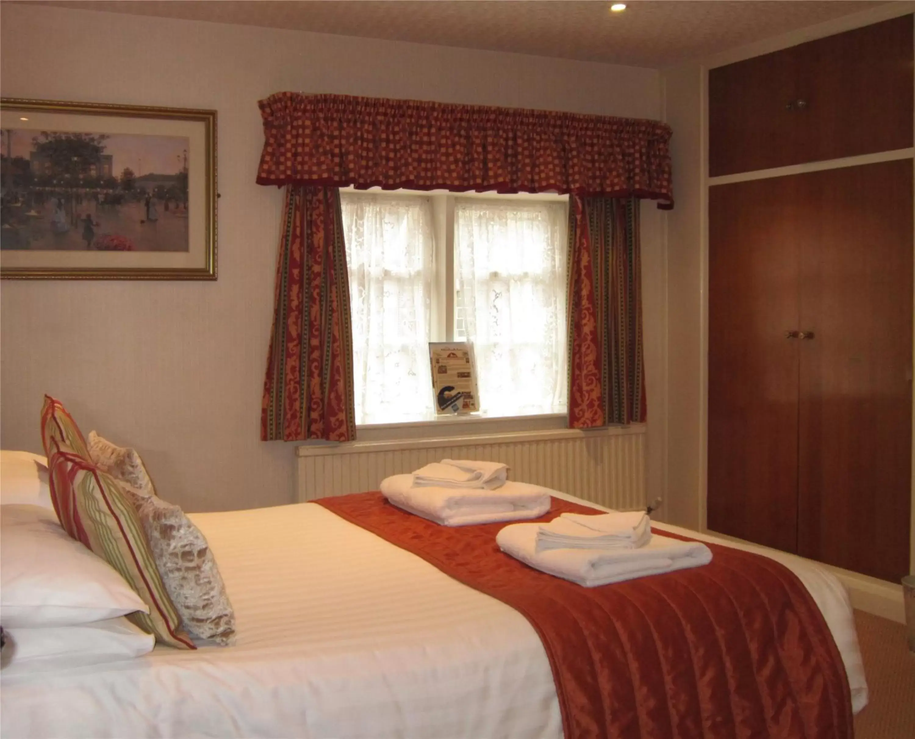 Standard Double Room - single occupancy in The Old White Lion Hotel Standard Double Room - single occupancy in The Old White Lion Hotel