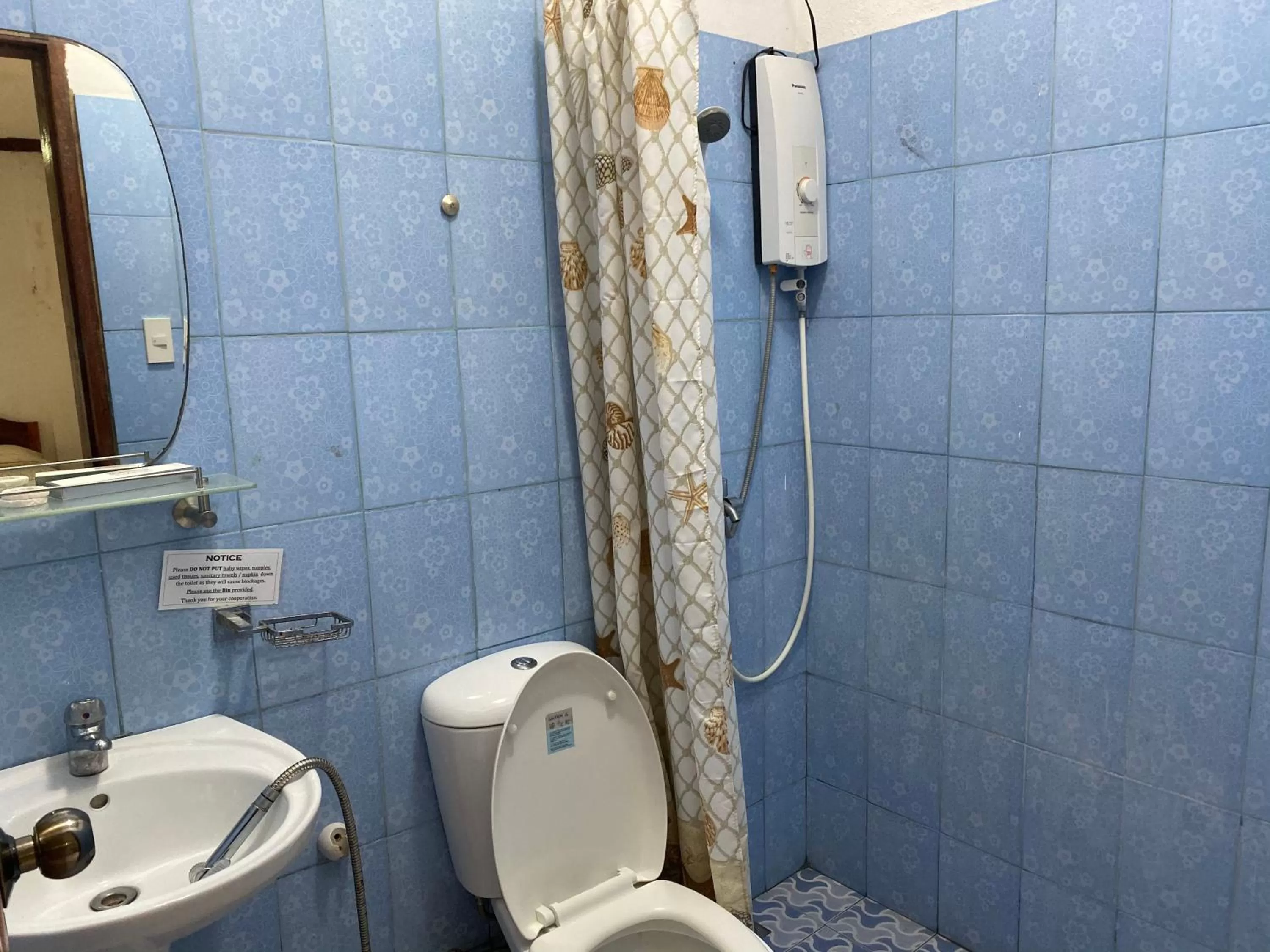 Shower in Marina Village