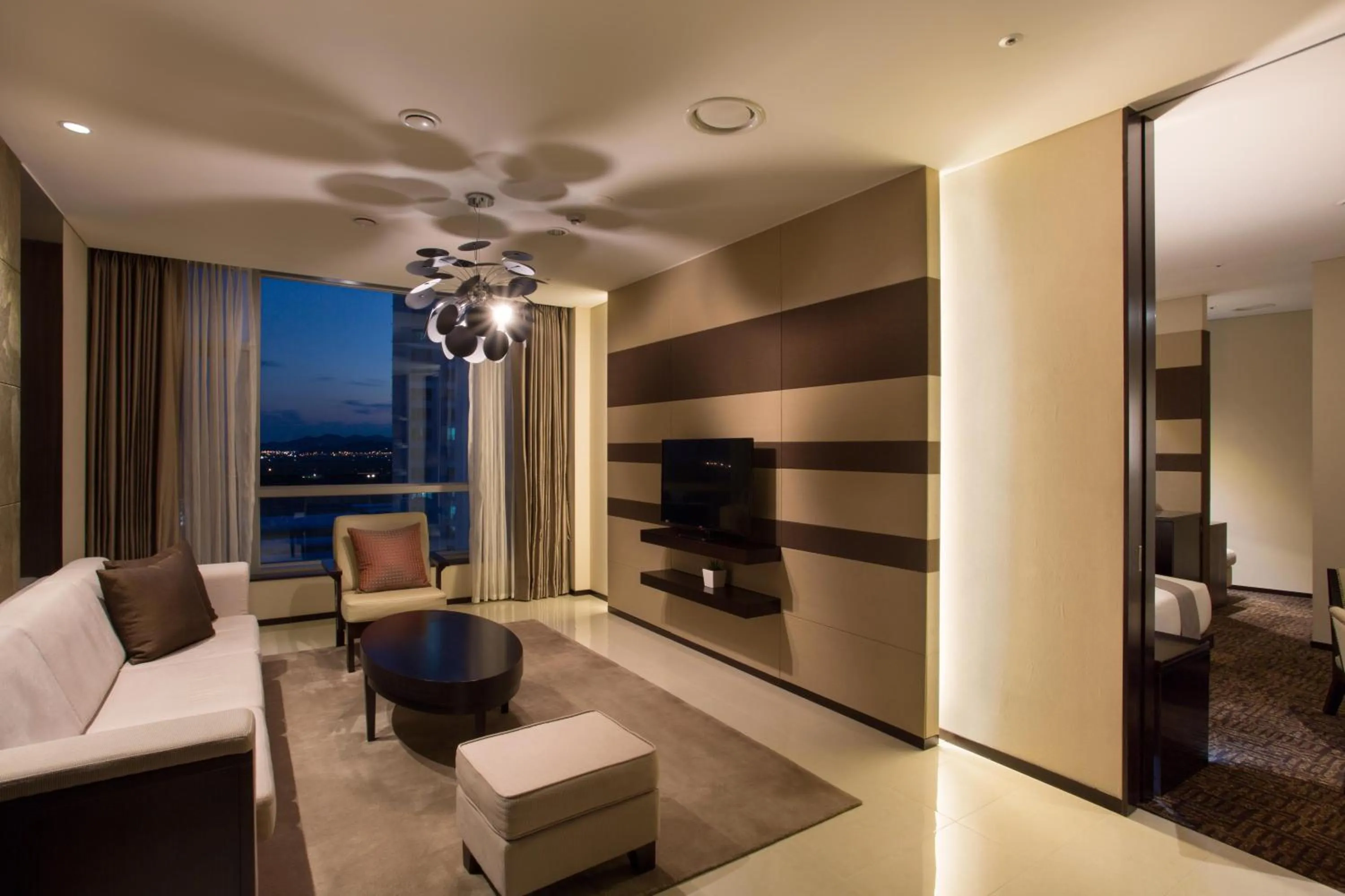 TV and multimedia in I Square Hotel