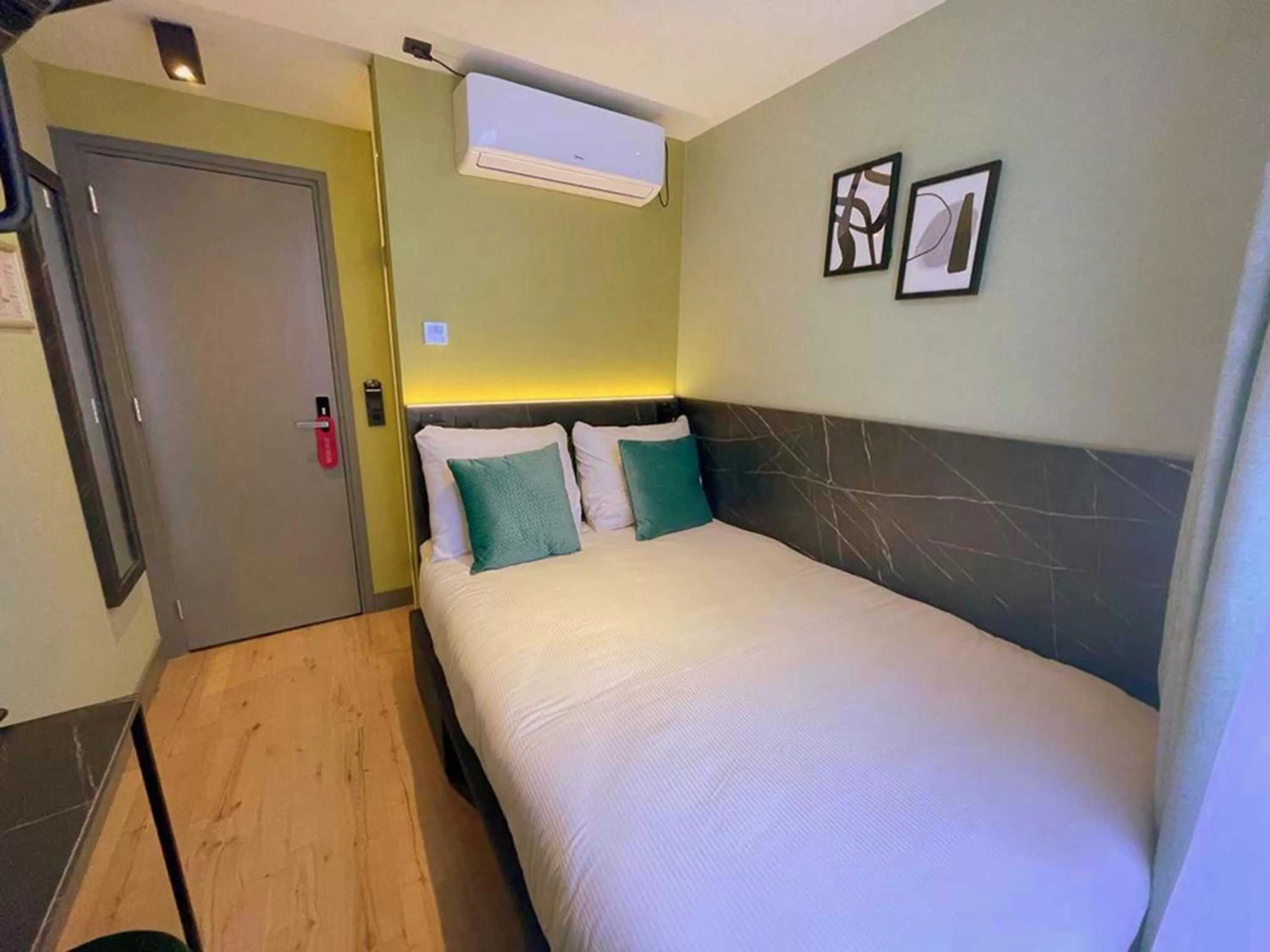 Bed in Ciao Papa Hotel Amsterdam Central Station