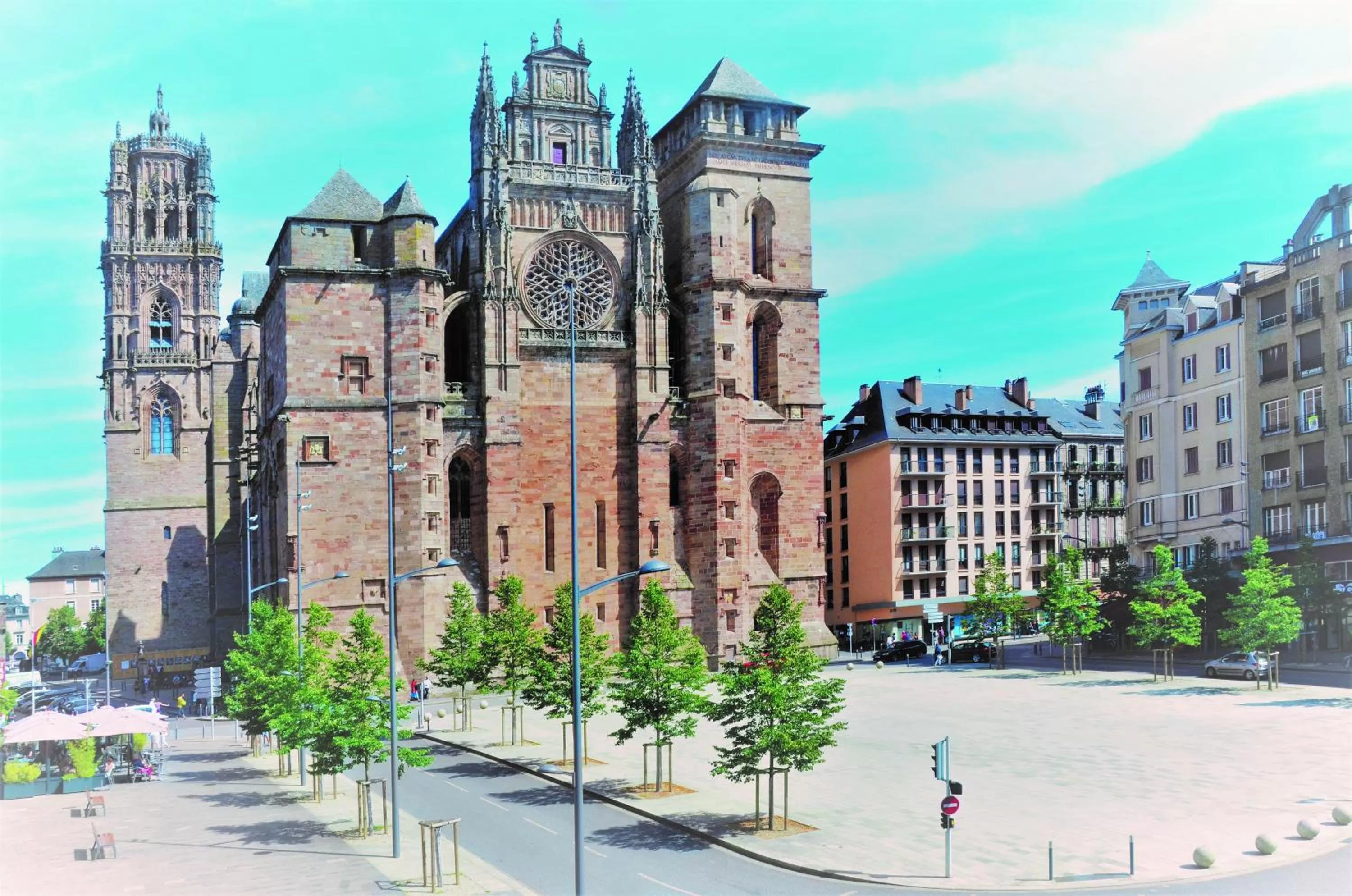 City view in Logis Hôtel Restaurant du Midi - Rodez Centre