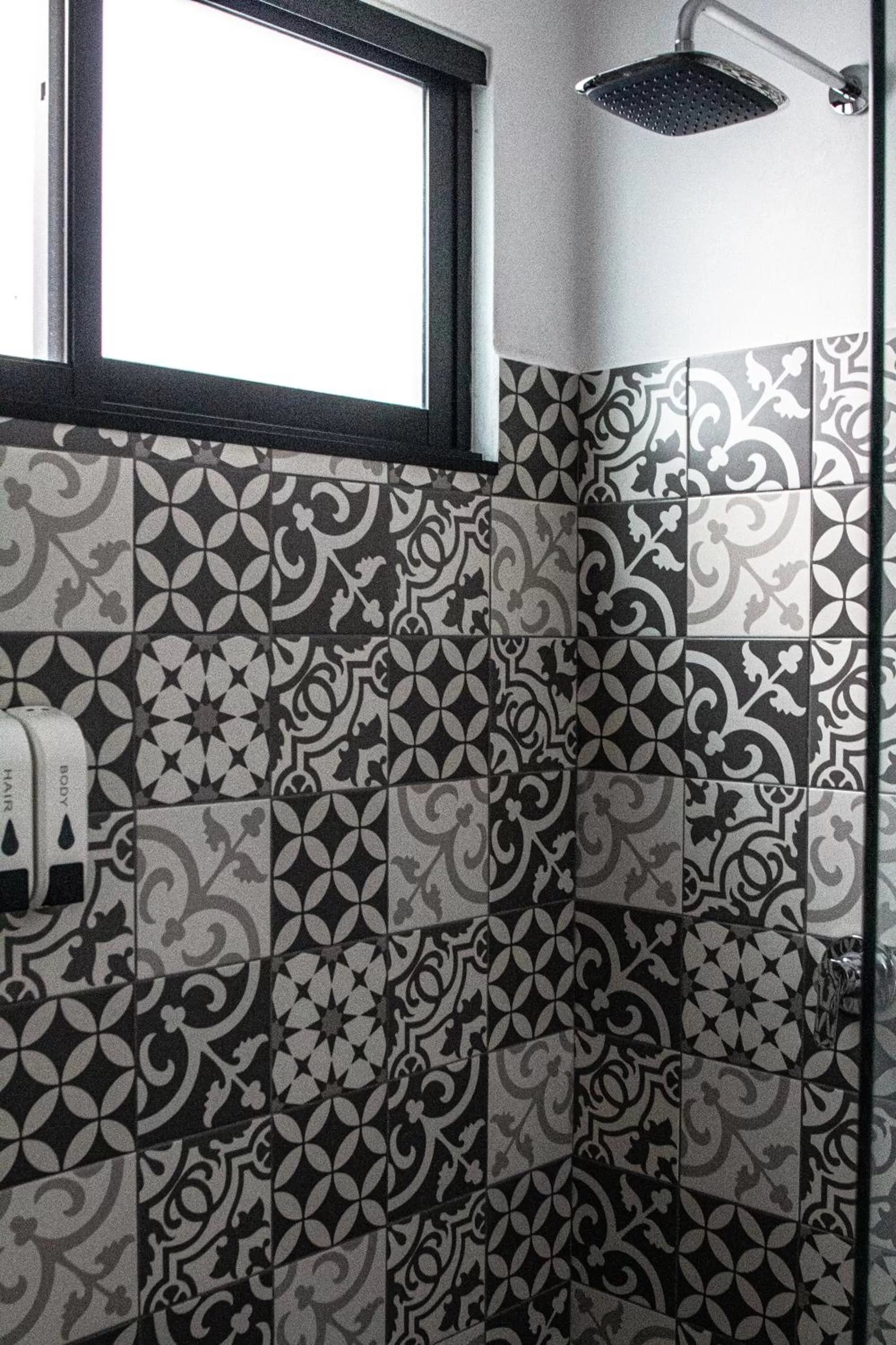 Shower in Little Gem Hotel Tulum La Veleta