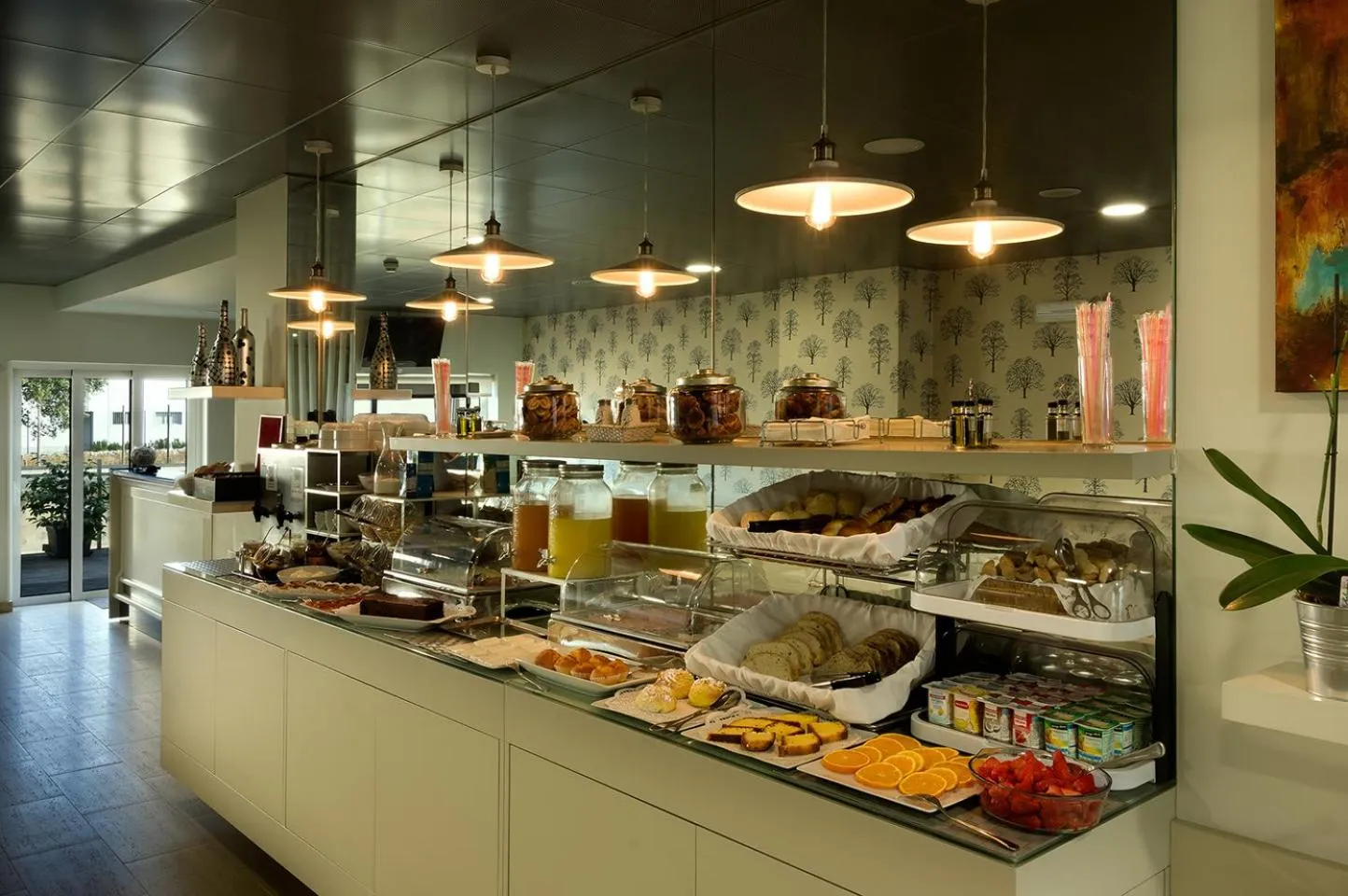 Restaurant/places to eat in Cova da Iria Hotel