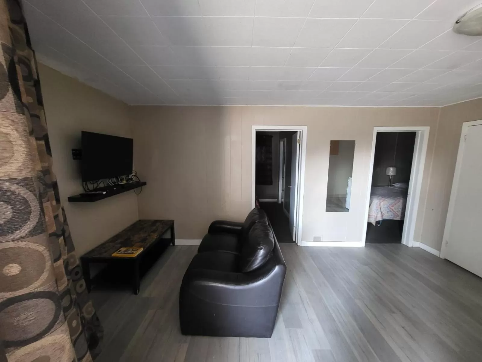 TV/Entertainment Center in Night Inn Grand Forks