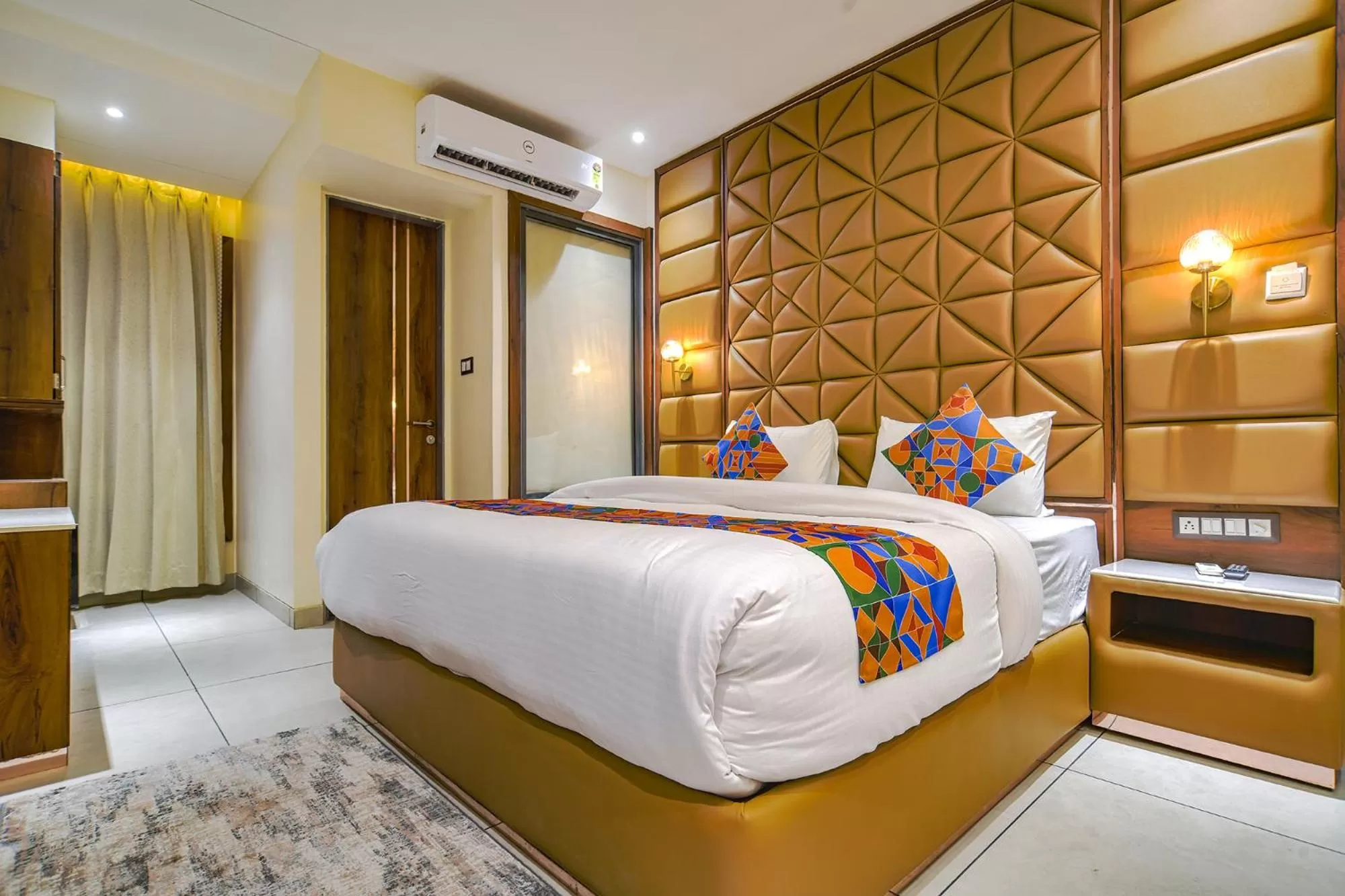 Photo of the whole room, Bed in FabHotel Benchmark