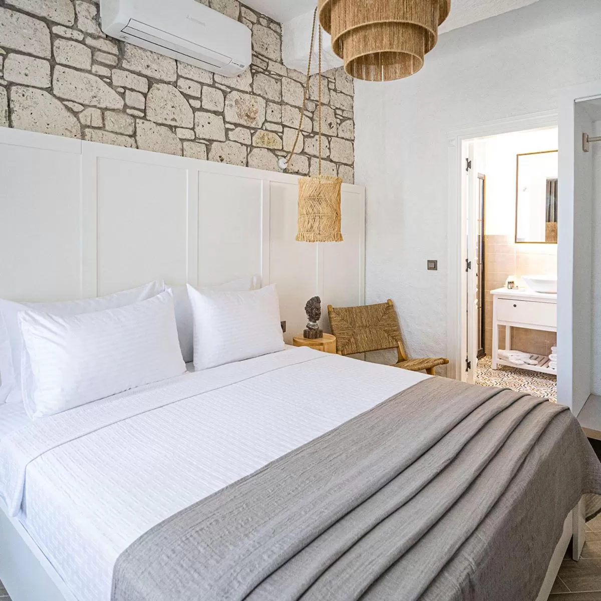 Bed in Voger Alaçatı Silence