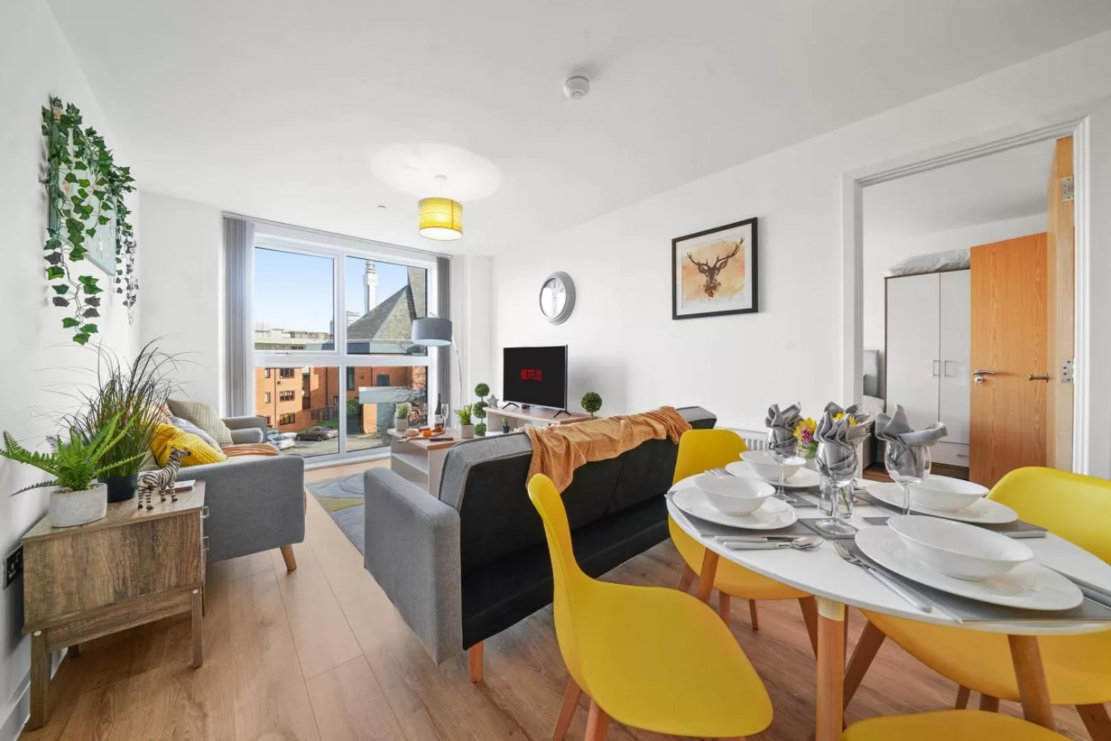 TV and multimedia, Restaurant/Places to Eat in Onyx O2 Arena Brindley Place Broad Street Large Spacious Apartment