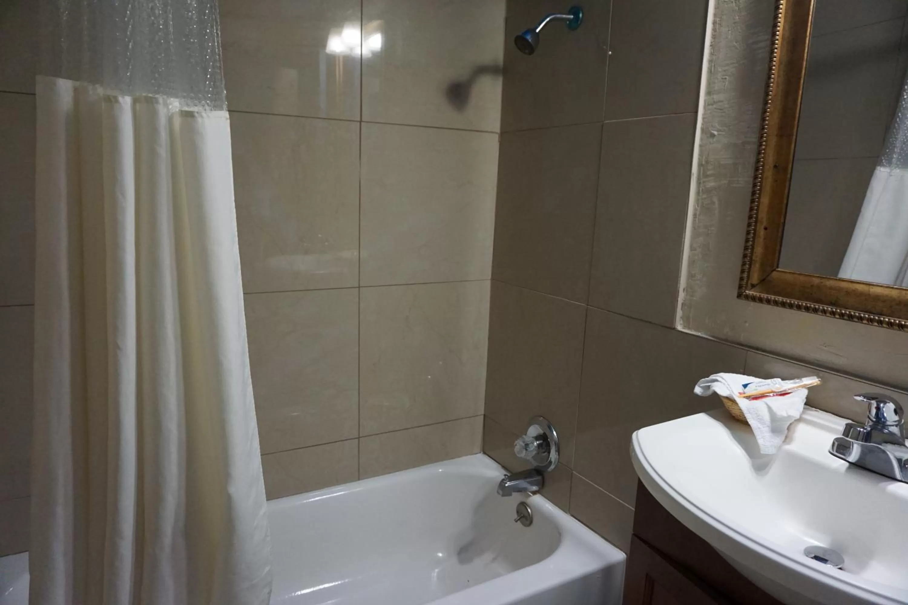 Bathroom in Star Light Inn