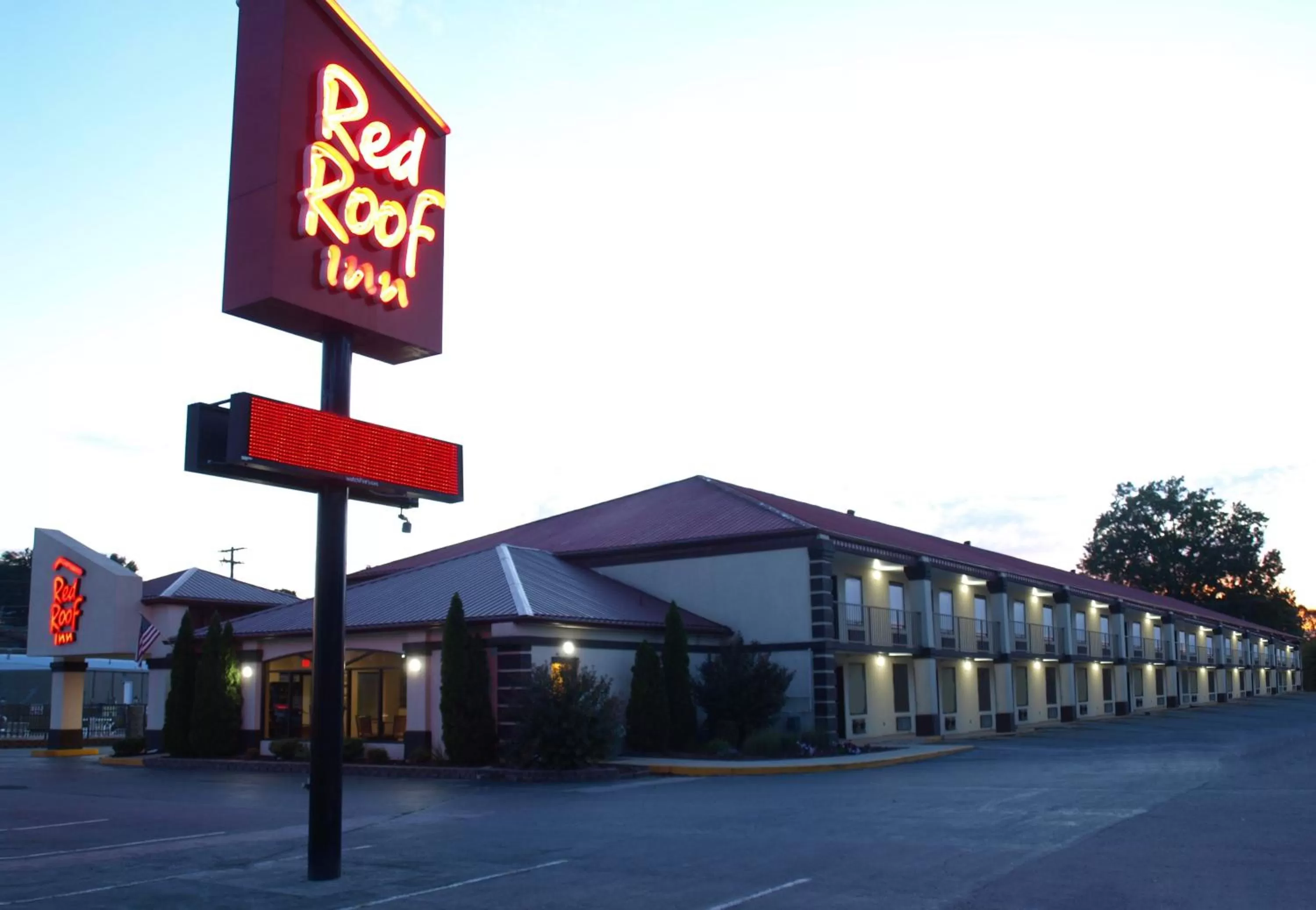 Property building in Red Roof Inn Somerset, KY
