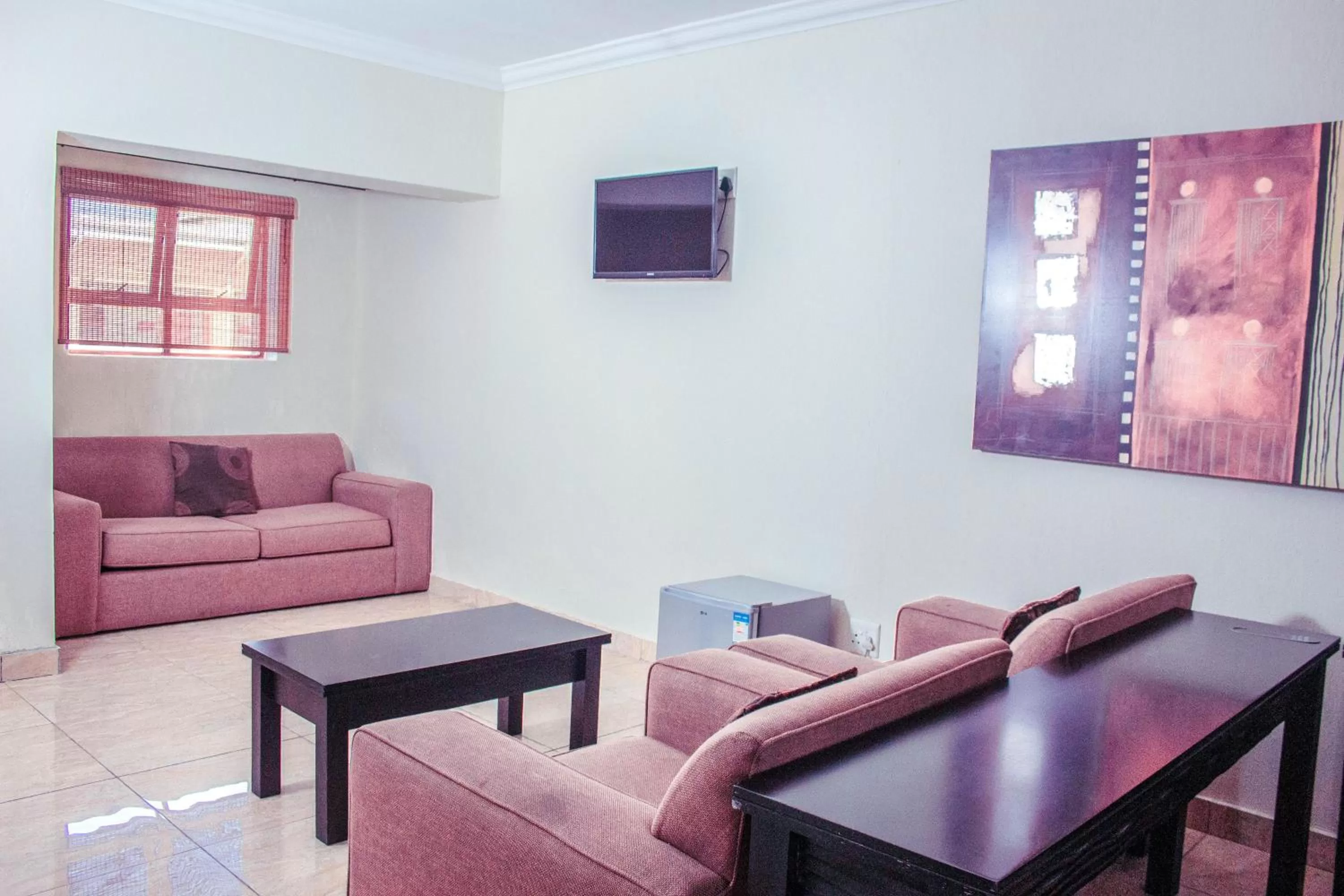 TV and multimedia in Coyotes Hotel & Conference Centre