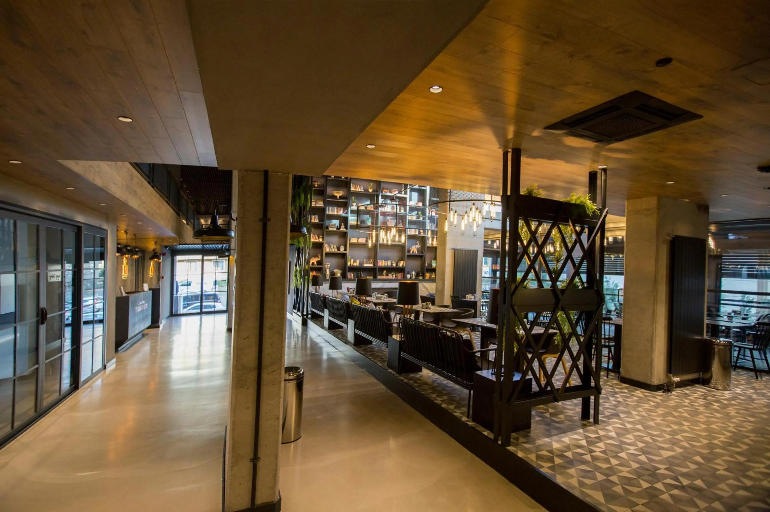 Restaurant/places to eat in Cityloft 161