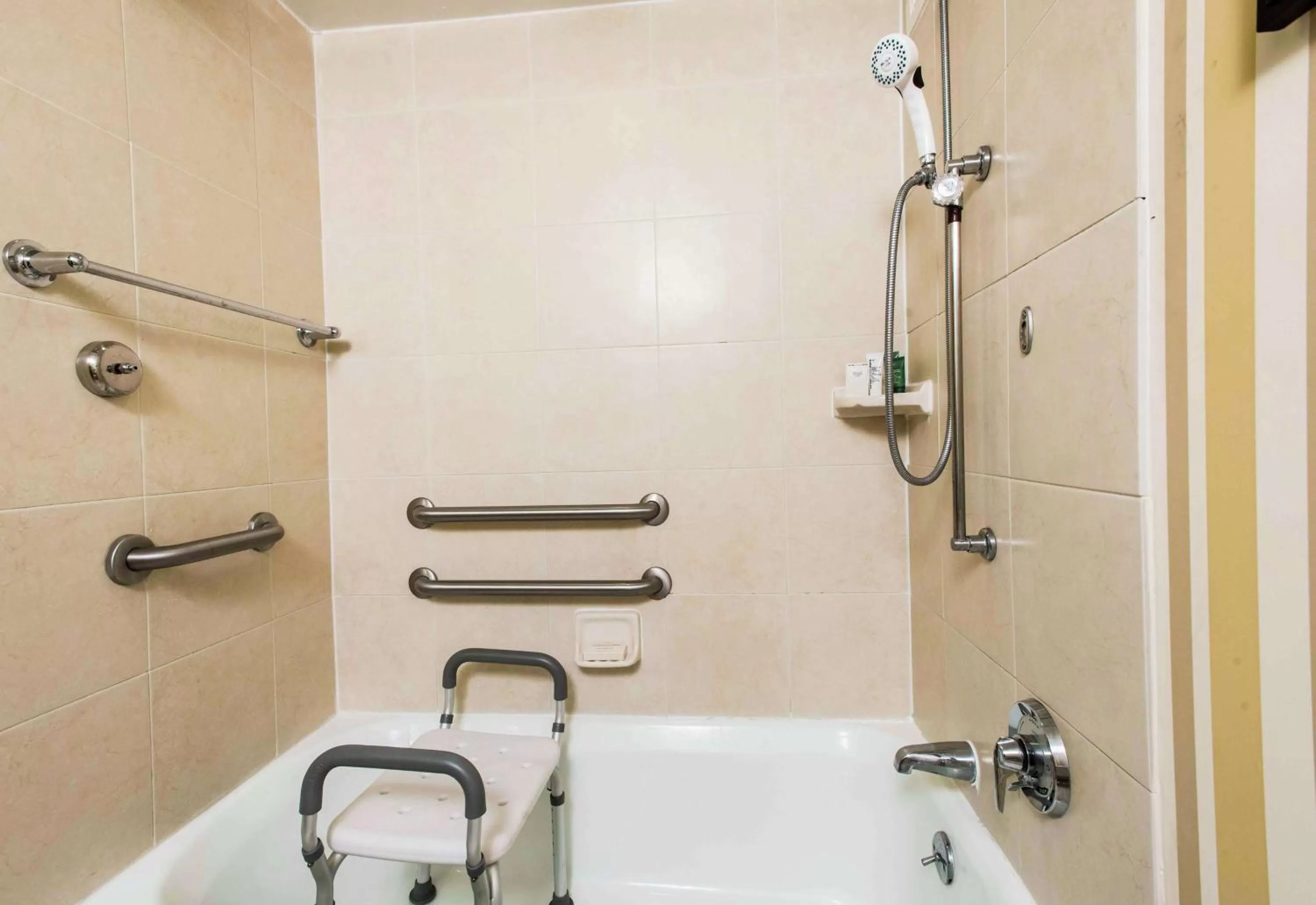 Bathroom in Hilton Daytona Beach Resort