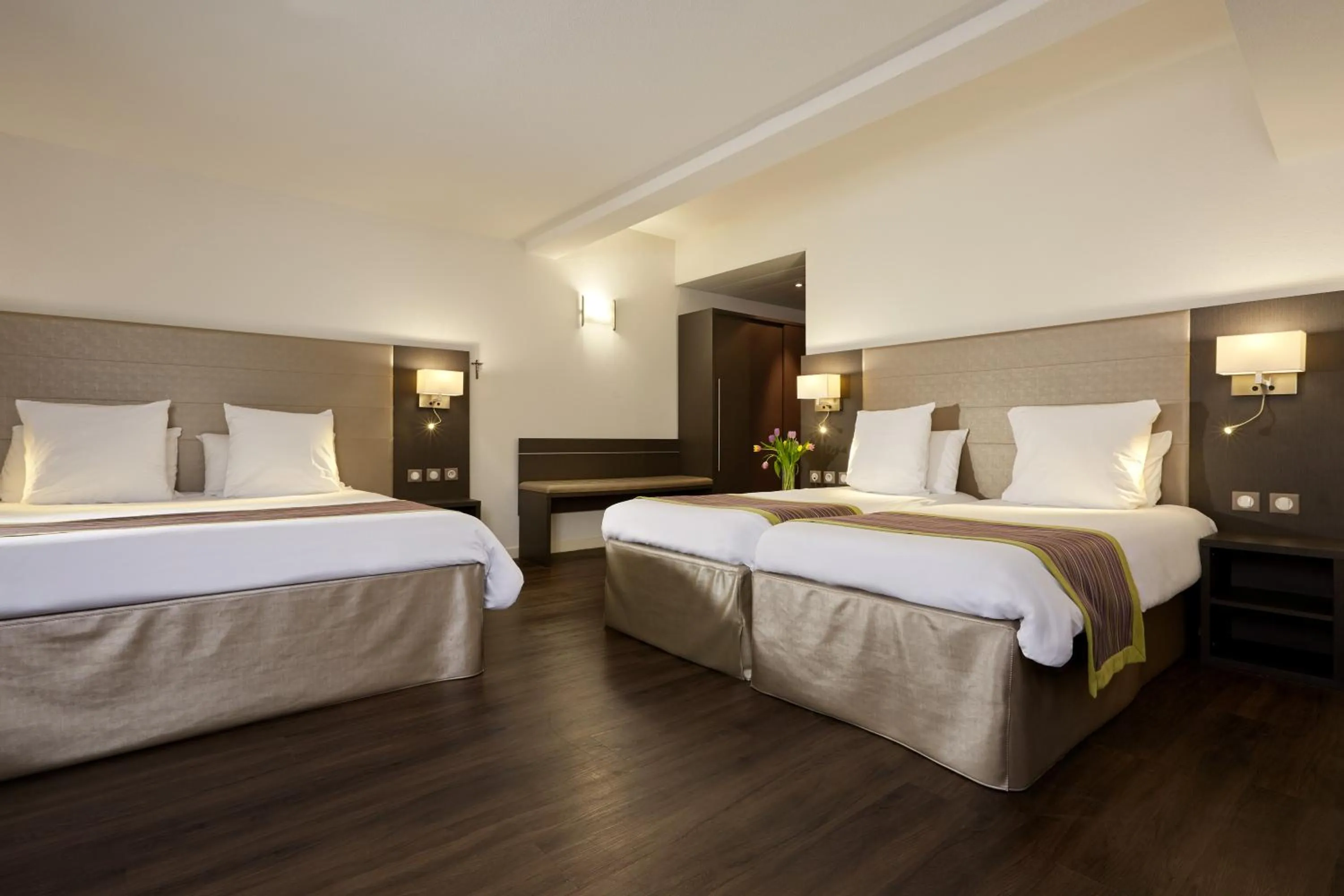 Bedroom, Bed in Hôtel Astrid