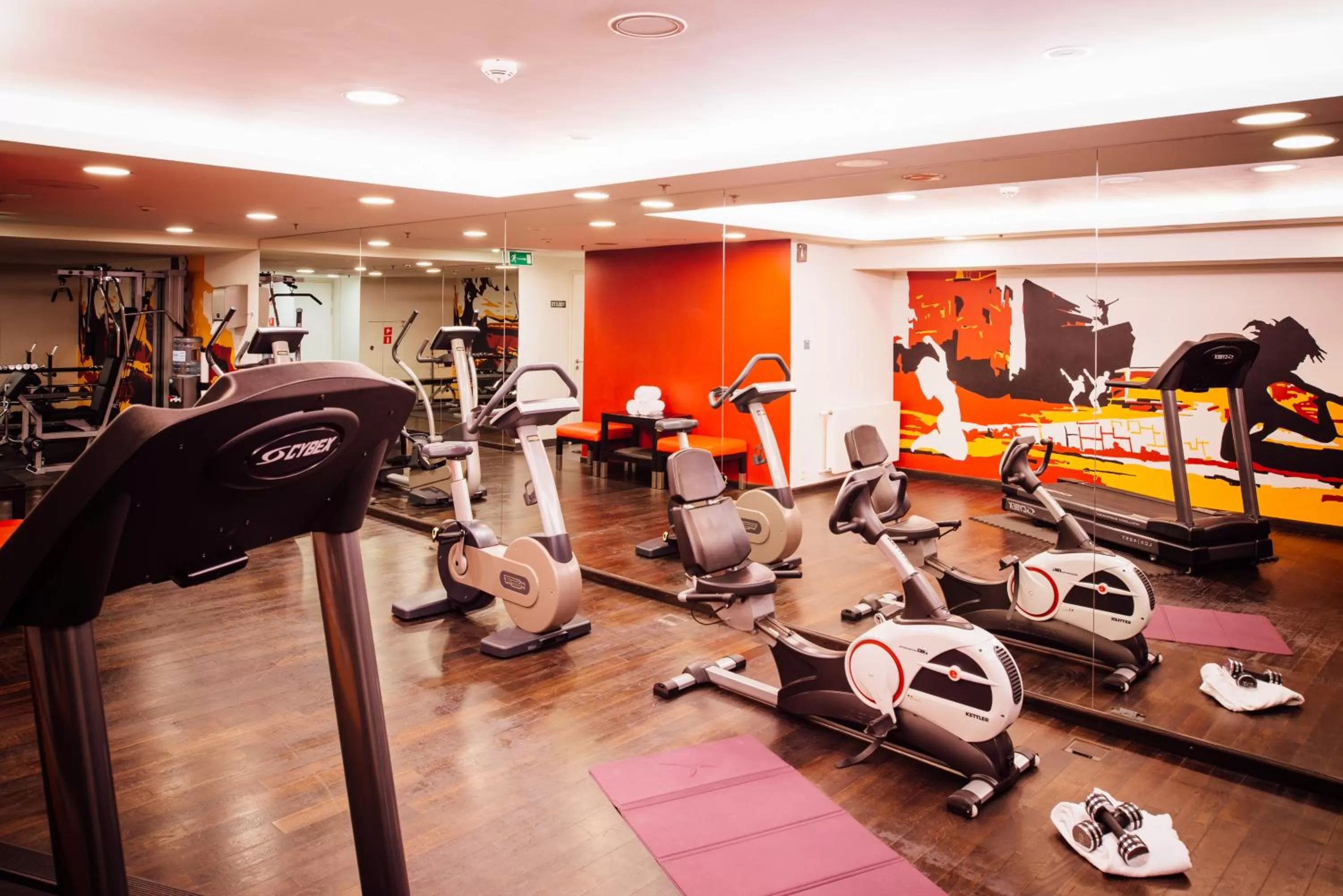 Fitness centre/facilities in Vienna House Easy by Wyndham Katowice