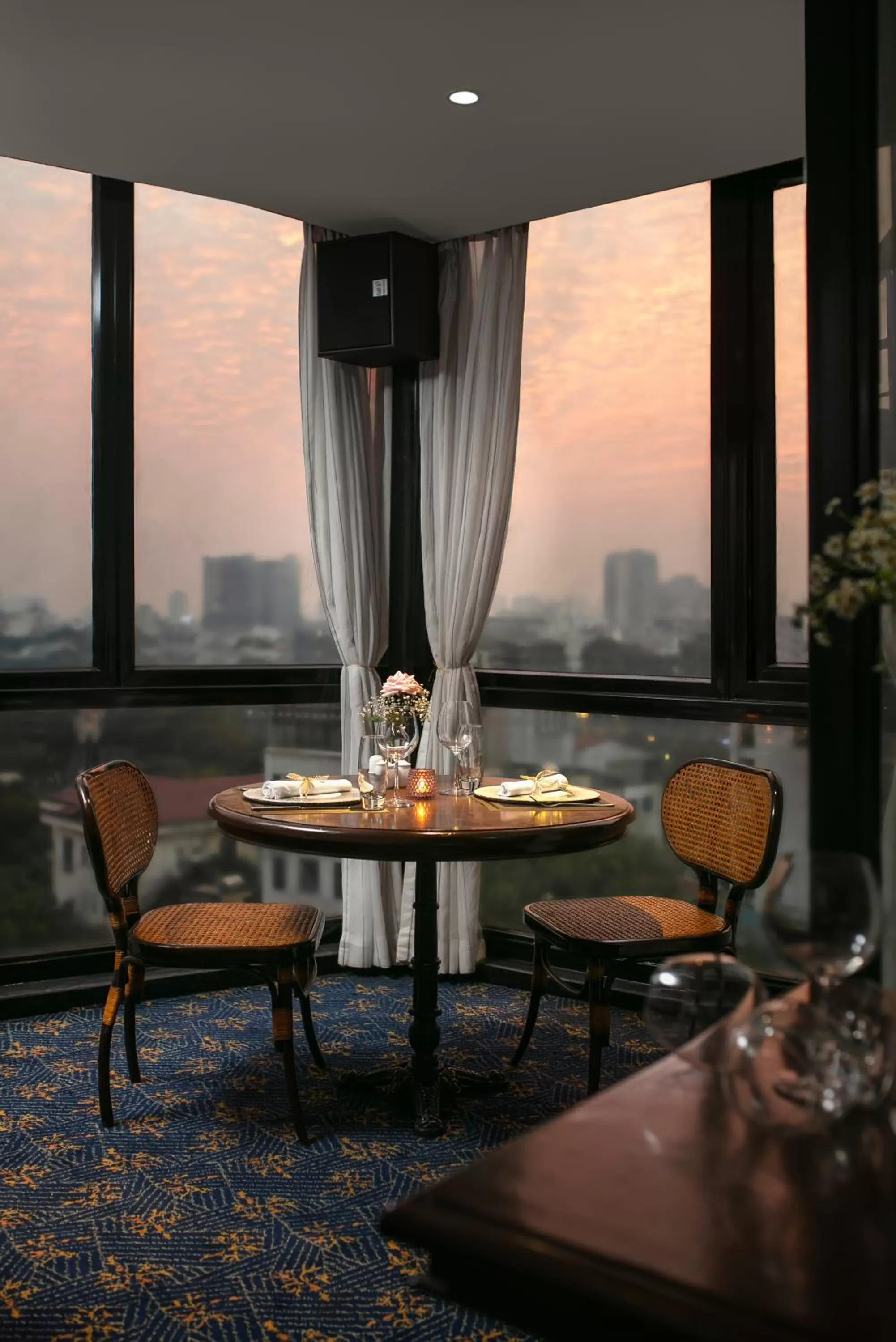 Restaurant/places to eat in La Nueva Boutique Hotel Hanoi & Spa