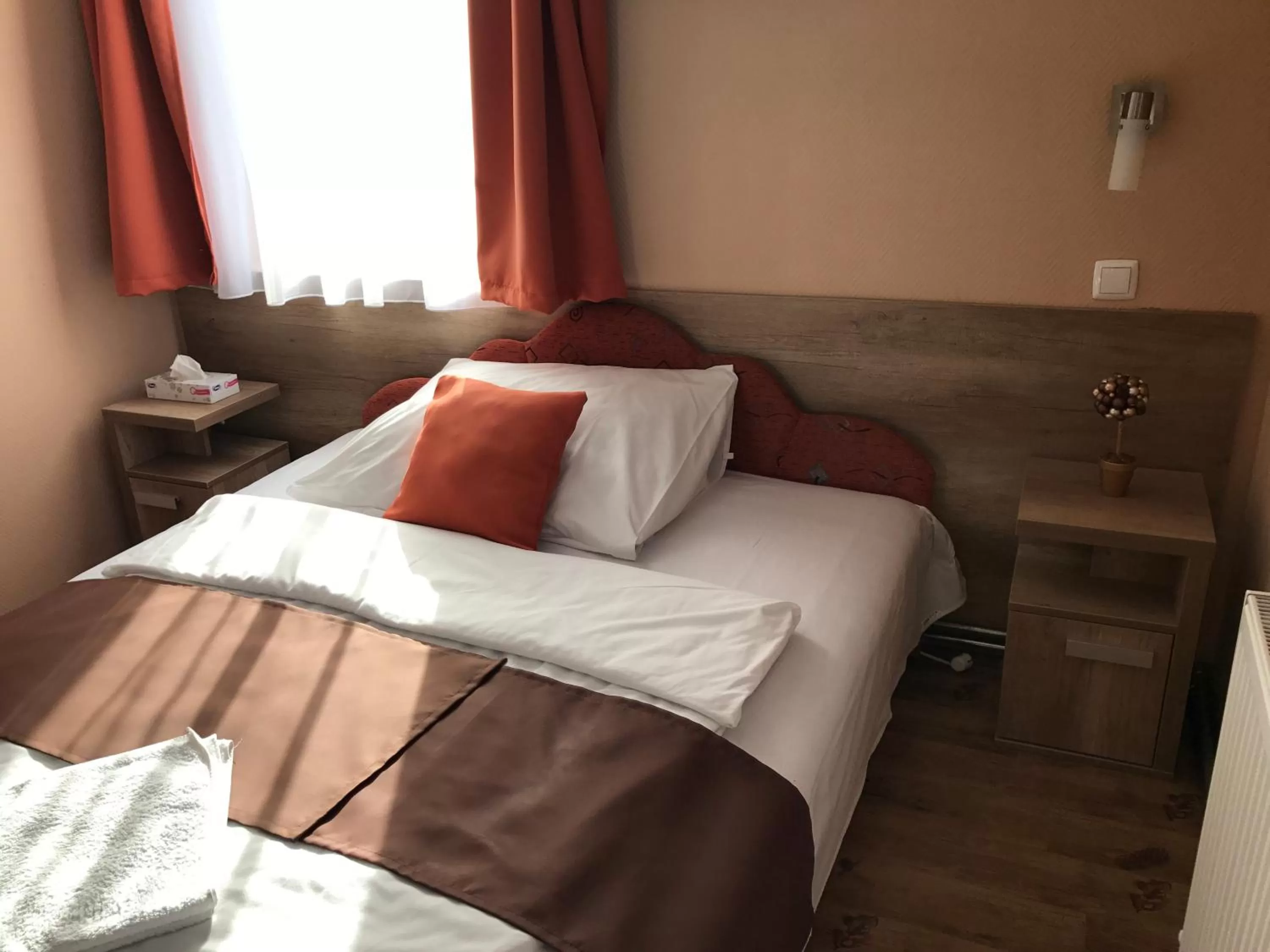 Bed in Abszolút Hotel és Panzió