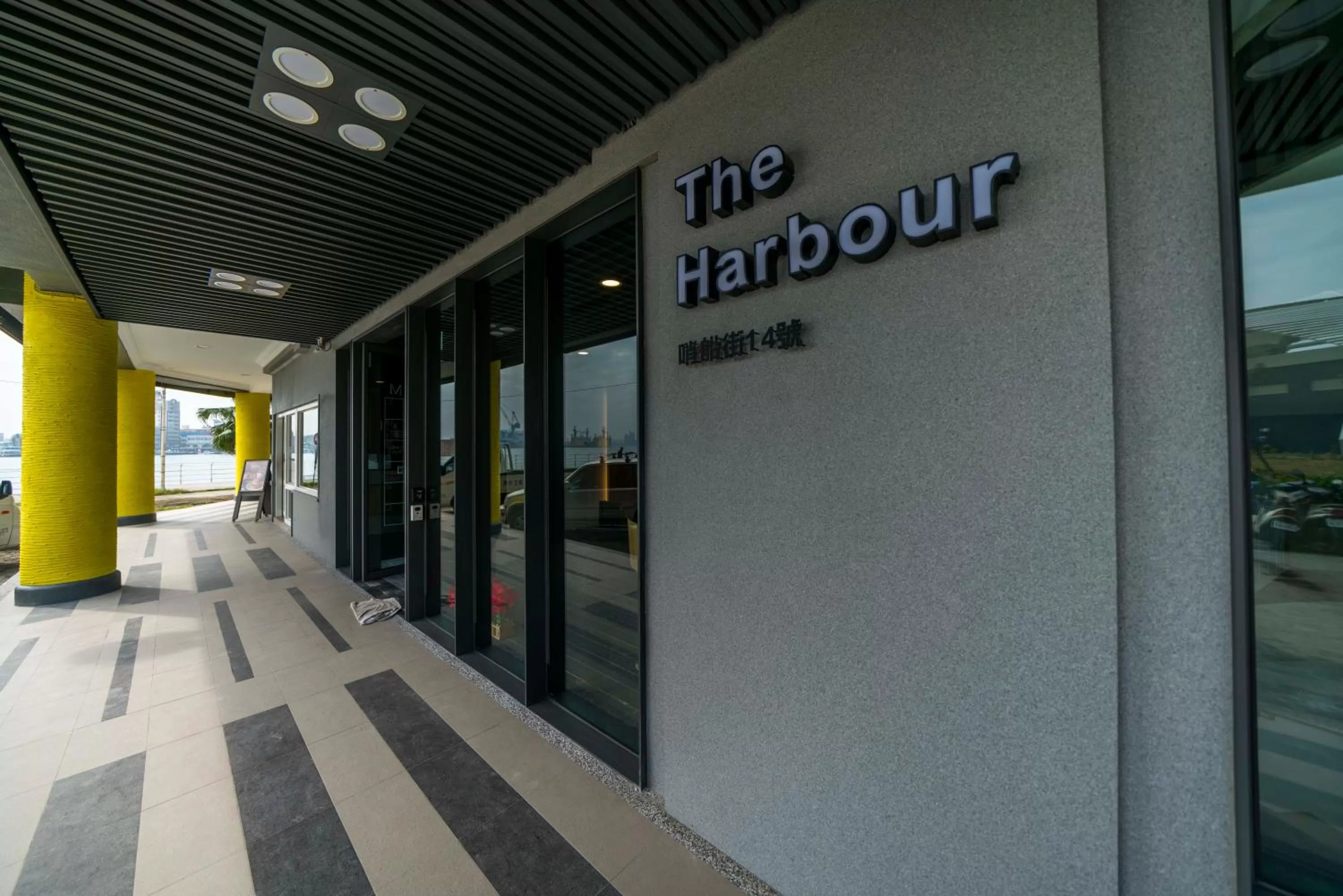 Facade/entrance in Watermark Hotel-The Harbour