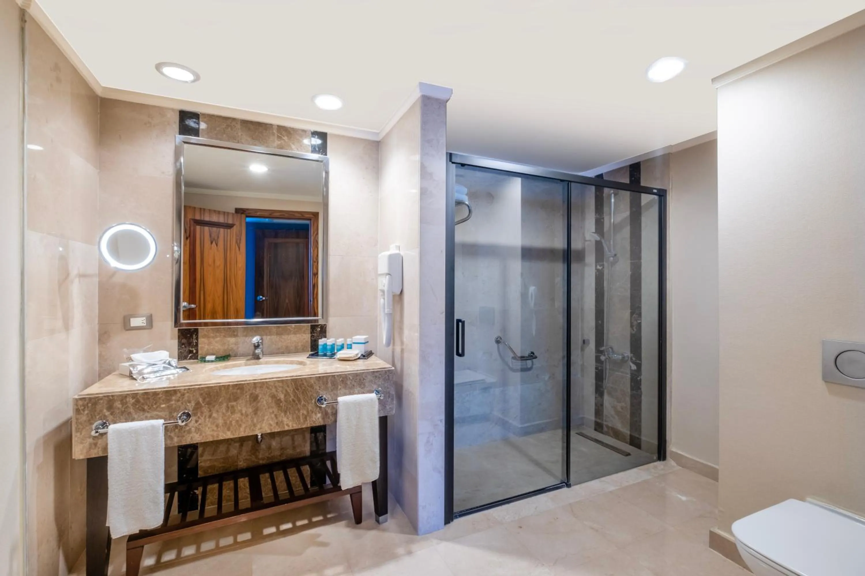 Shower in Susesi Luxury Resort