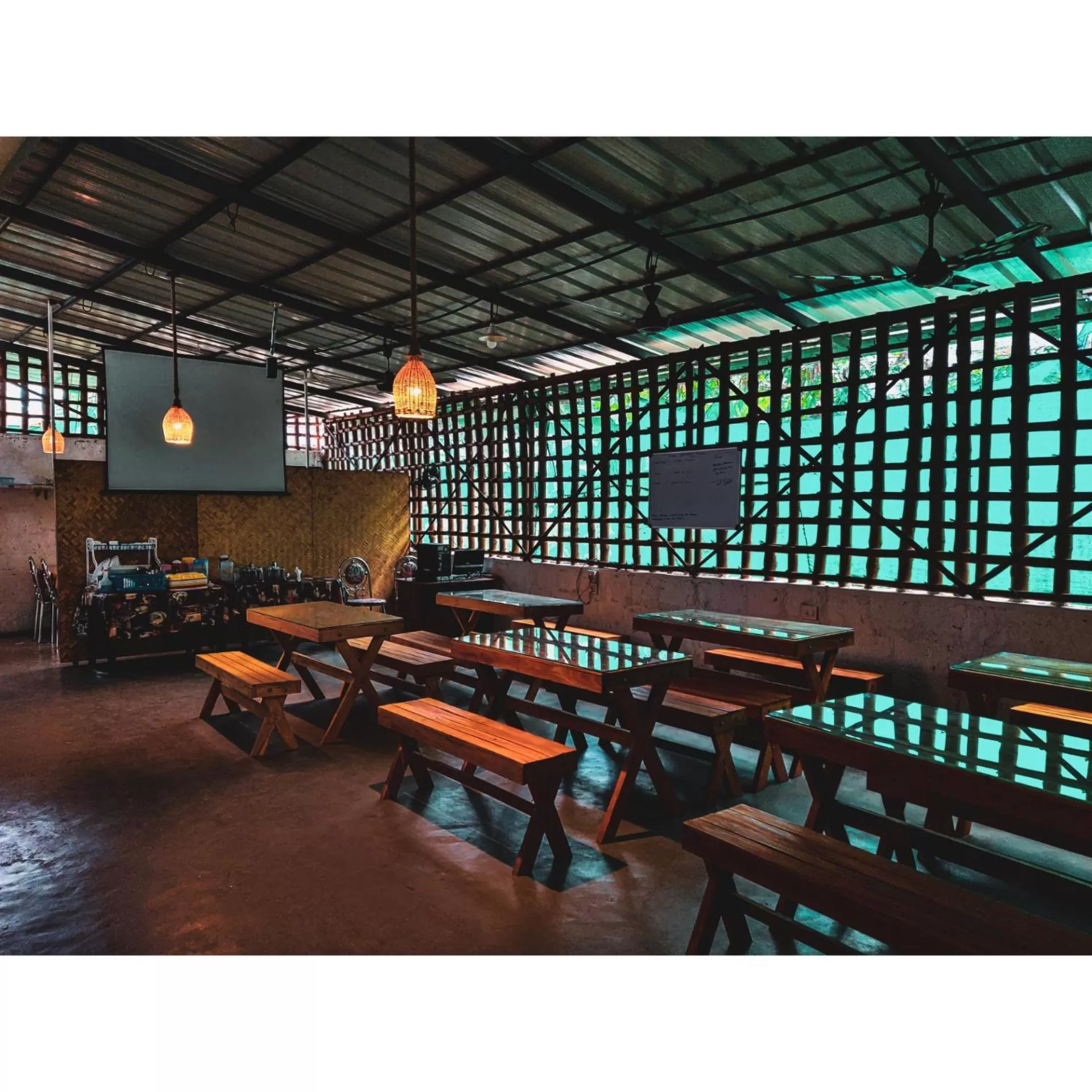 Restaurant/places to eat in Nature Villa Kochi