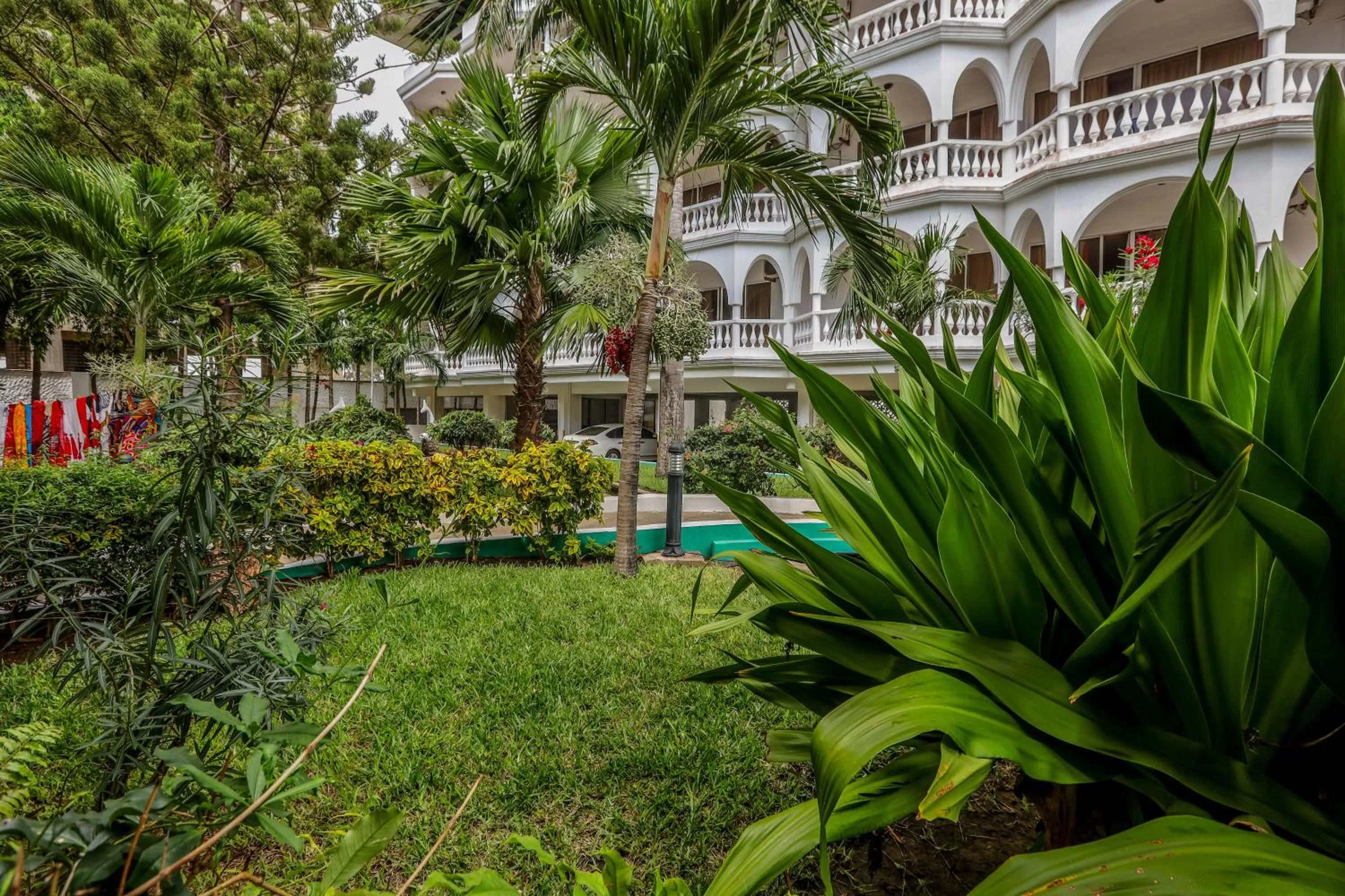 Garden in CityBlue Creekside Hotel & Suites