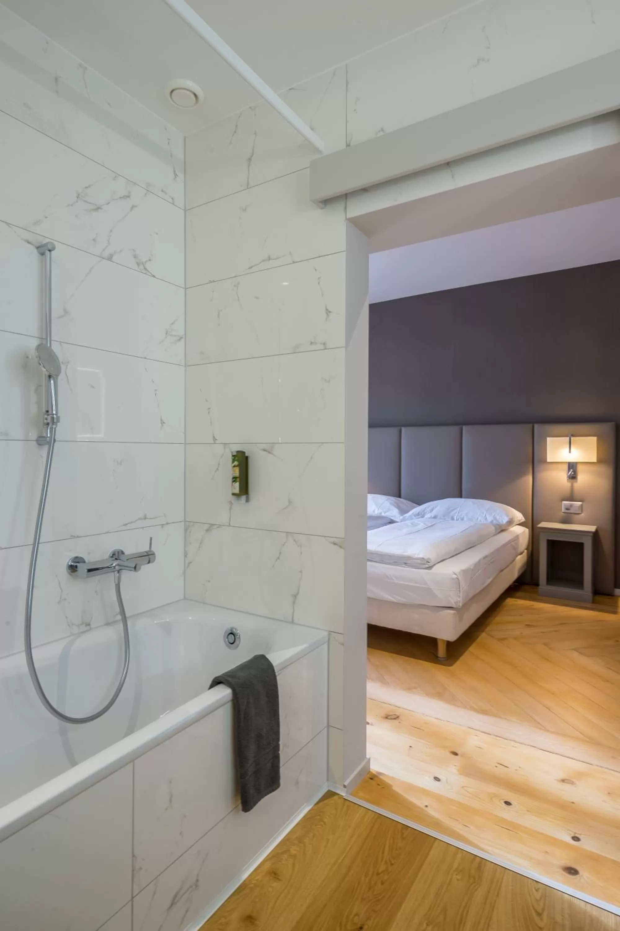 Bathroom, Bed in Hôtel du Théâtre, Boutique Hôtel